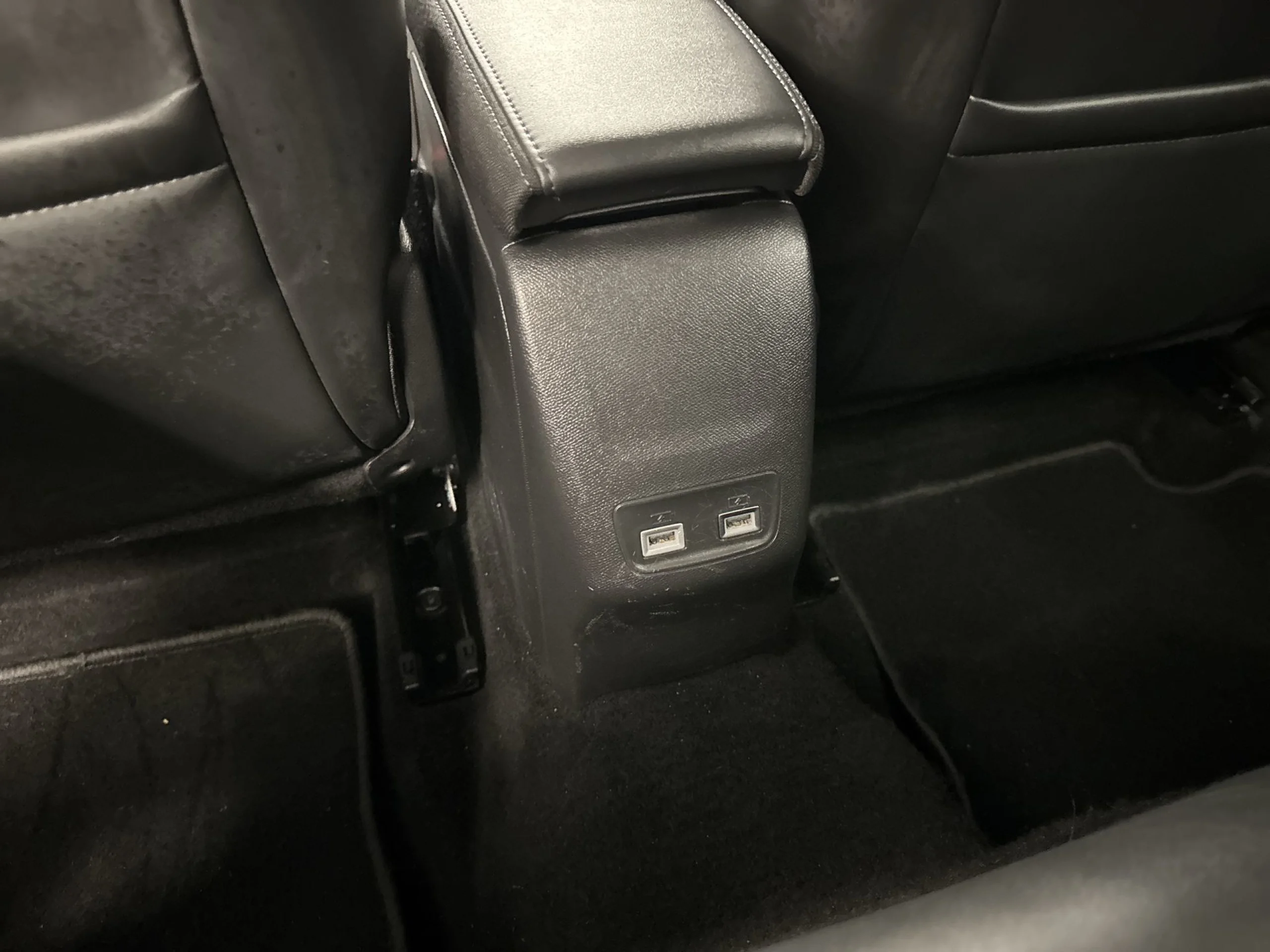 Peugeot E-208 Eléctrico Allure Pack 100 kW (136 CV) - Foto 27