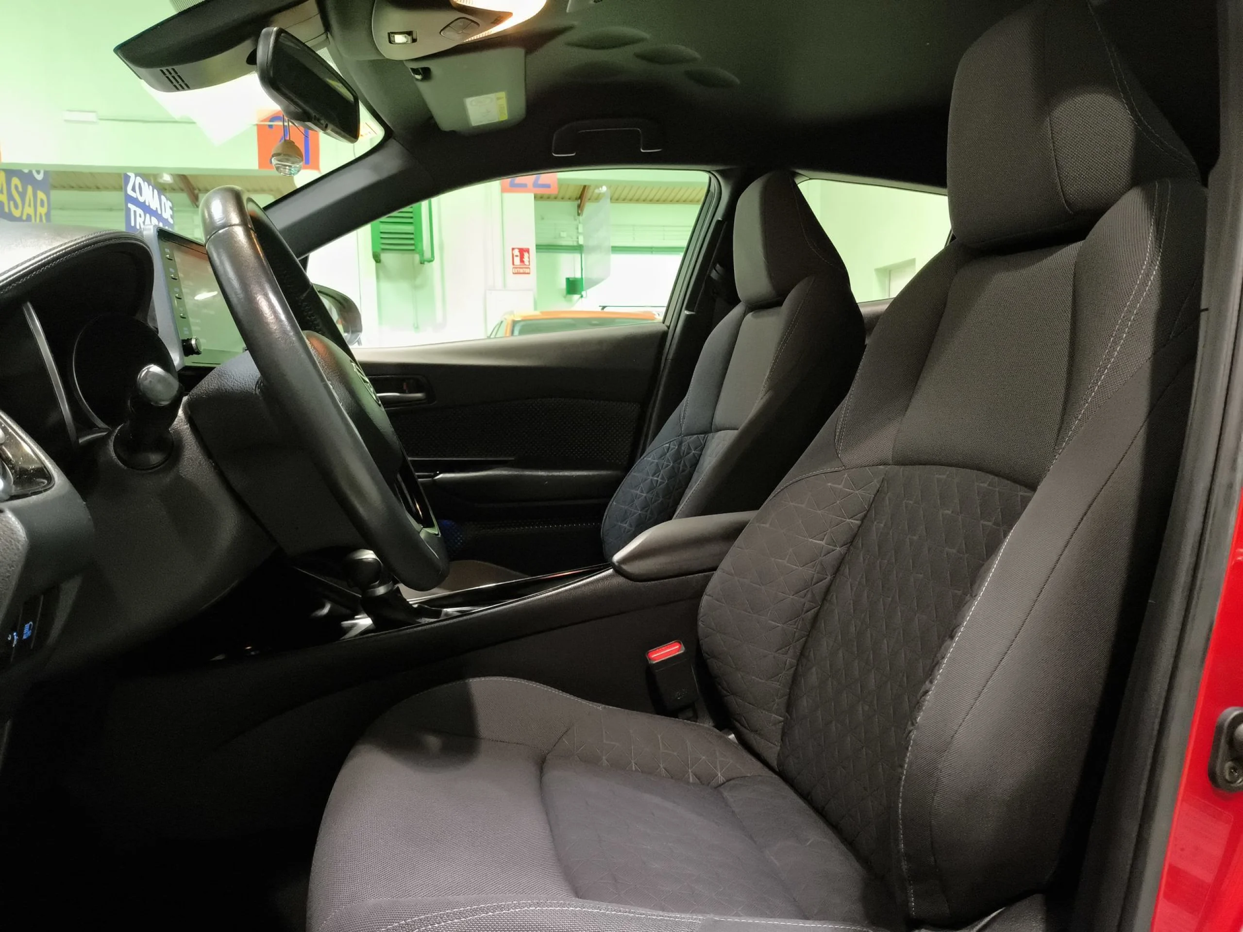 Toyota C-HR 1.8 125H Advance 90 kW (122 CV) - Foto 8