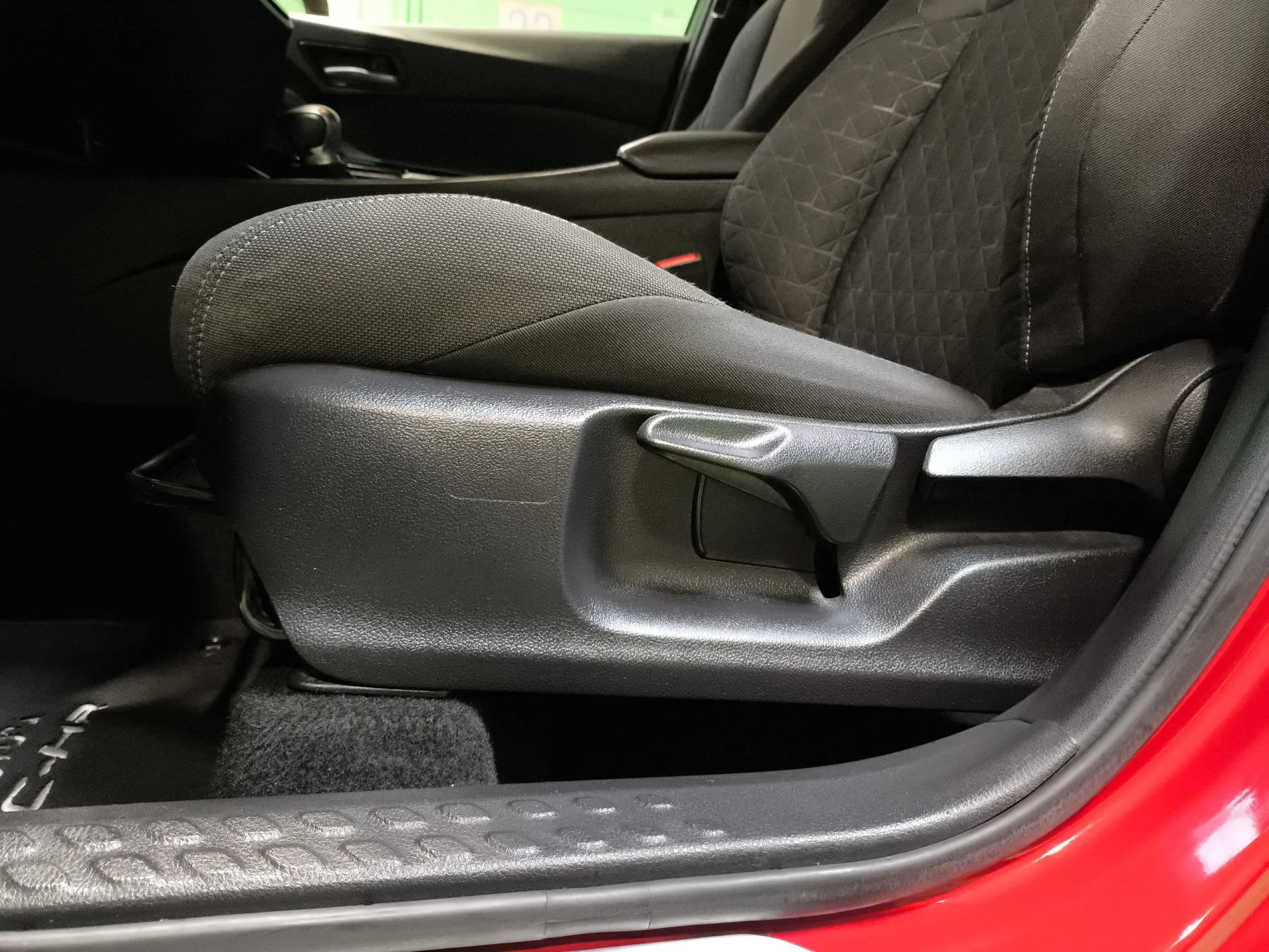 Toyota C-HR 1.8 125H Advance 90 kW (122 CV) - Foto 9