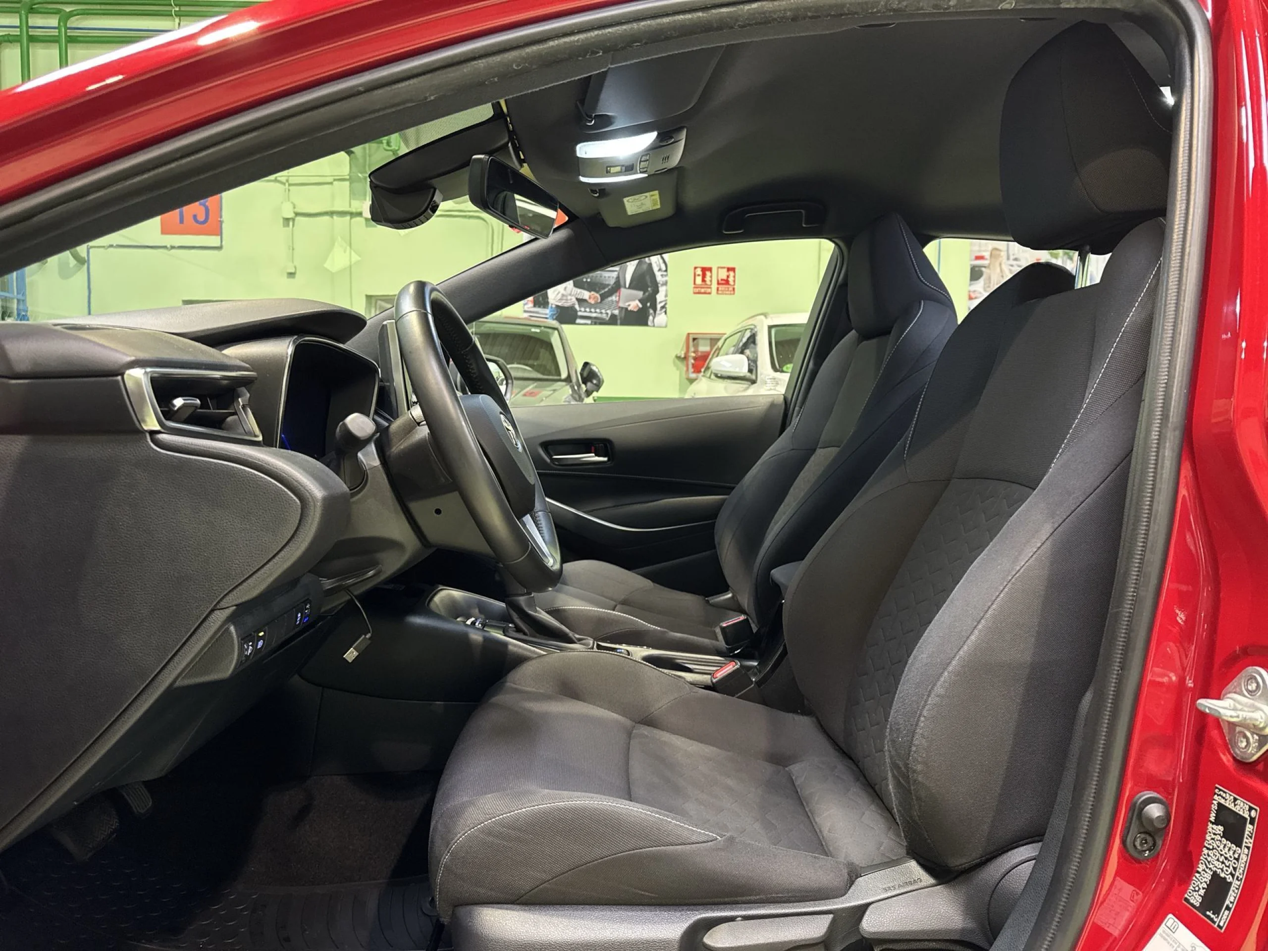 Toyota Corolla 1.8 125 Híbrido Active Tech E-CVT 90 kW (122 CV) - Foto 8