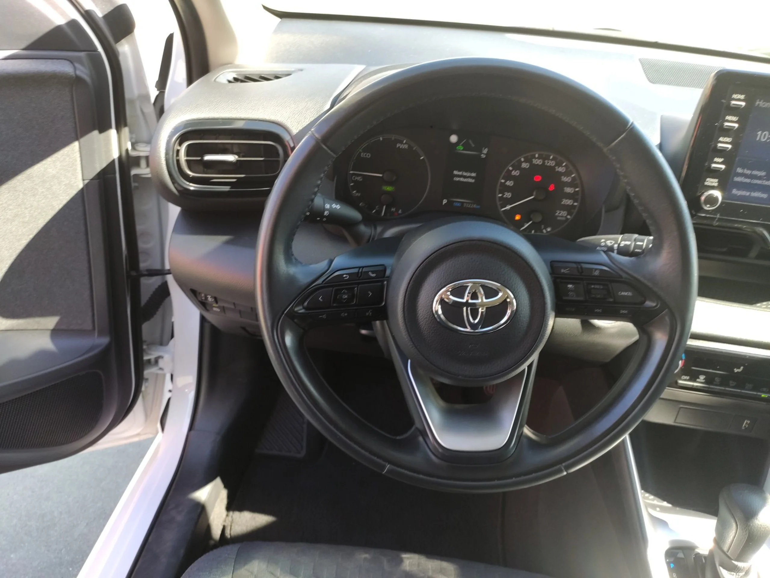 Toyota Yaris 120H Active Tech 85 kW (116 CV) - Foto 11