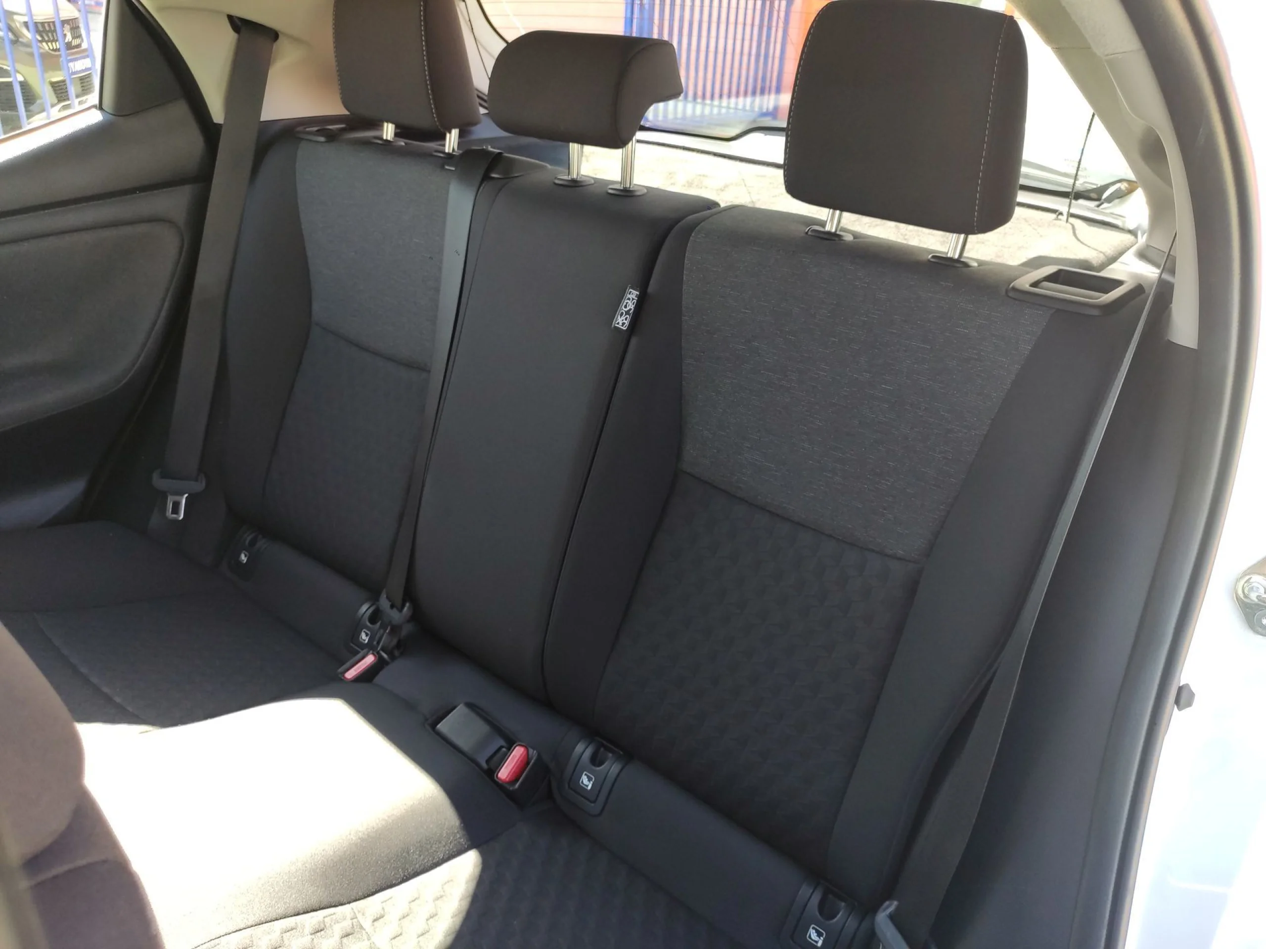 Toyota Yaris 120H Active Tech 85 kW (116 CV) - Foto 19