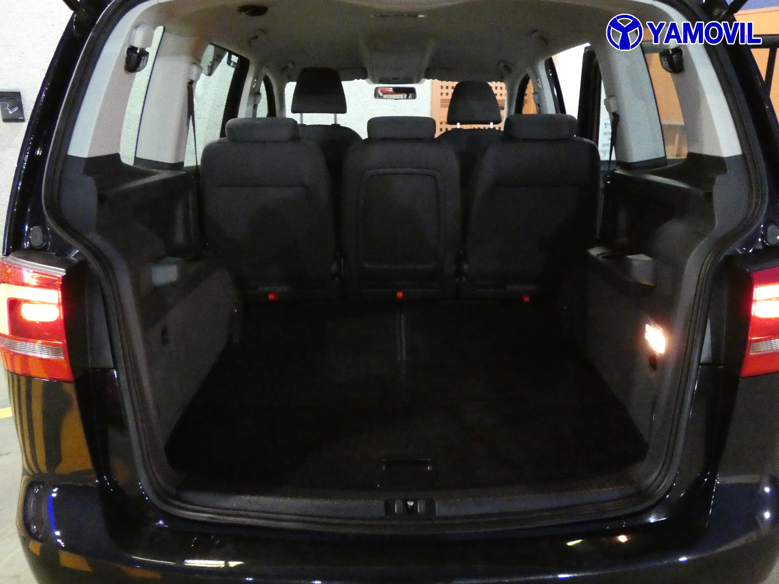 Volkswagen Touran 1.6 TDI EDITION - Foto 9