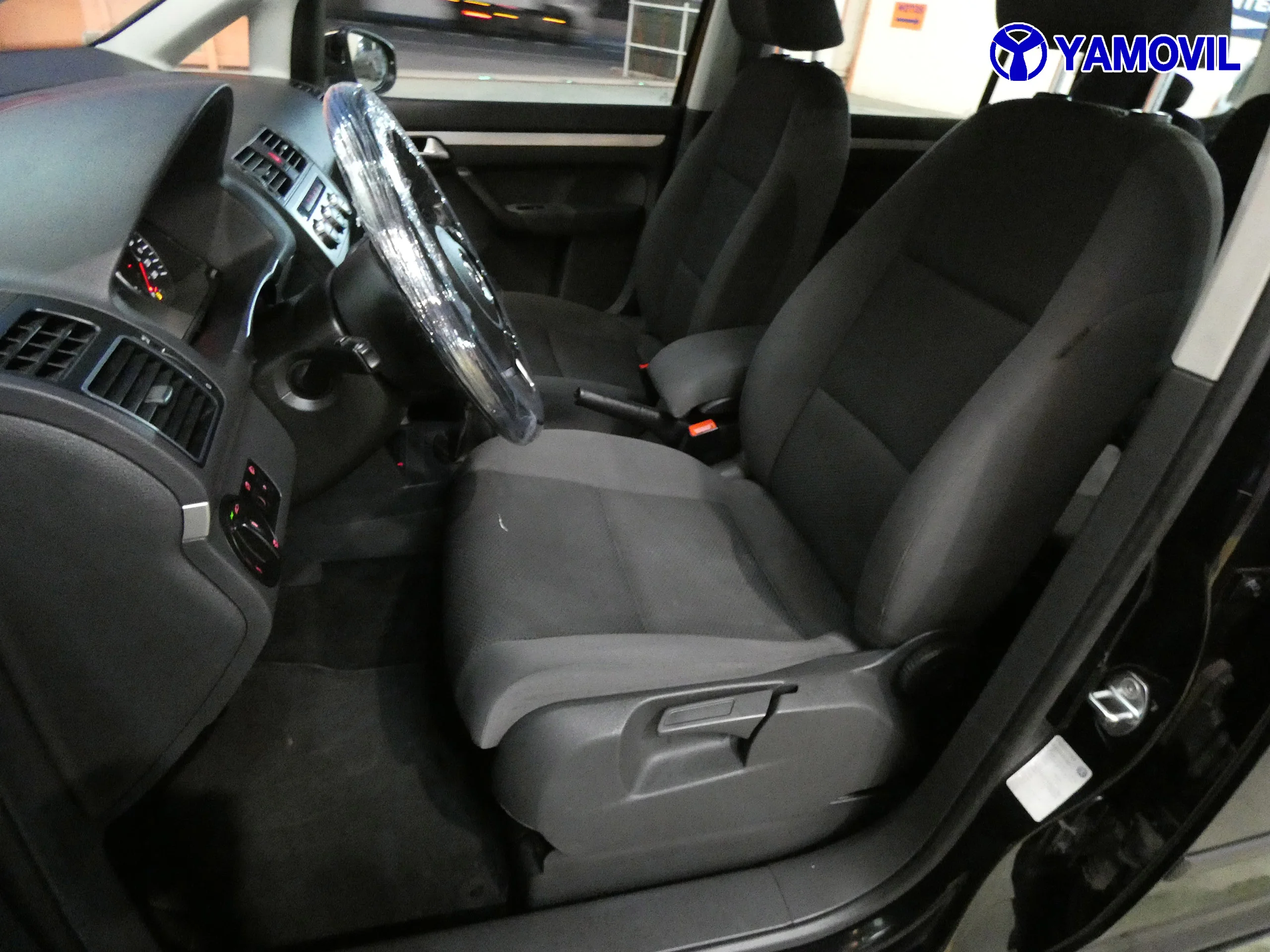 Volkswagen Touran 1.6 TDI EDITION - Foto 15