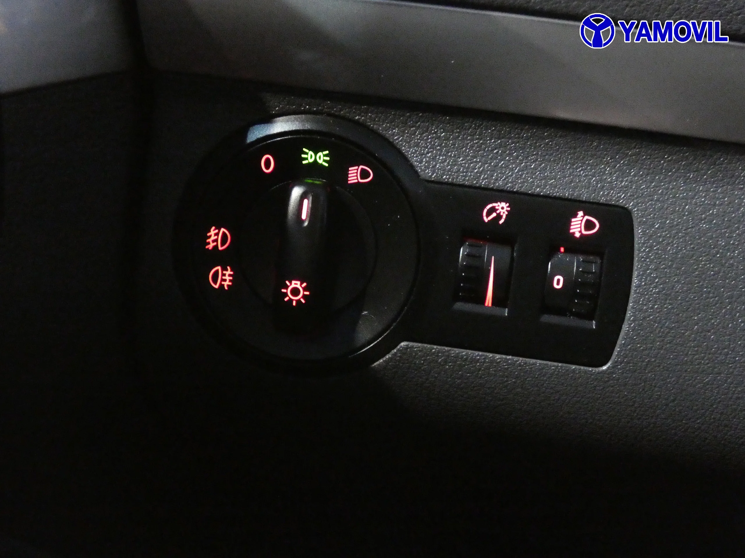 Volkswagen Touran 1.6 TDI EDITION - Foto 26