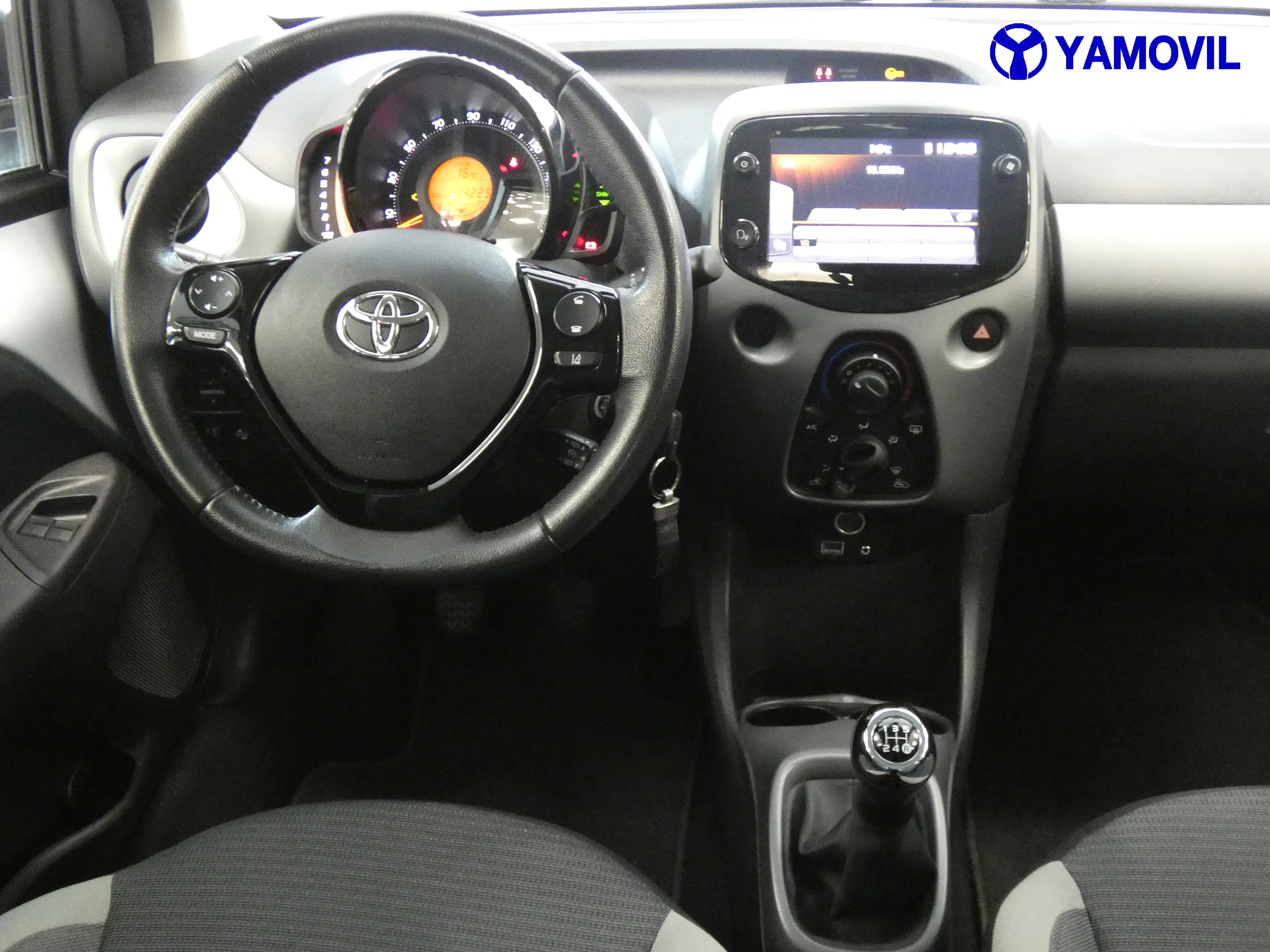 Toyota Aygo 1.0 XPLAY 5P - Foto 13
