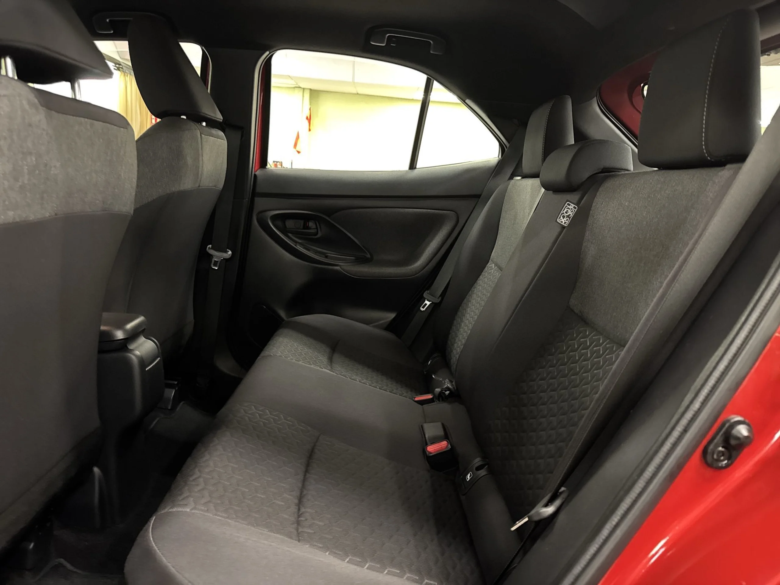 Toyota Yaris Cross 120H Active Tech 85 kW (116 CV) - Foto 21