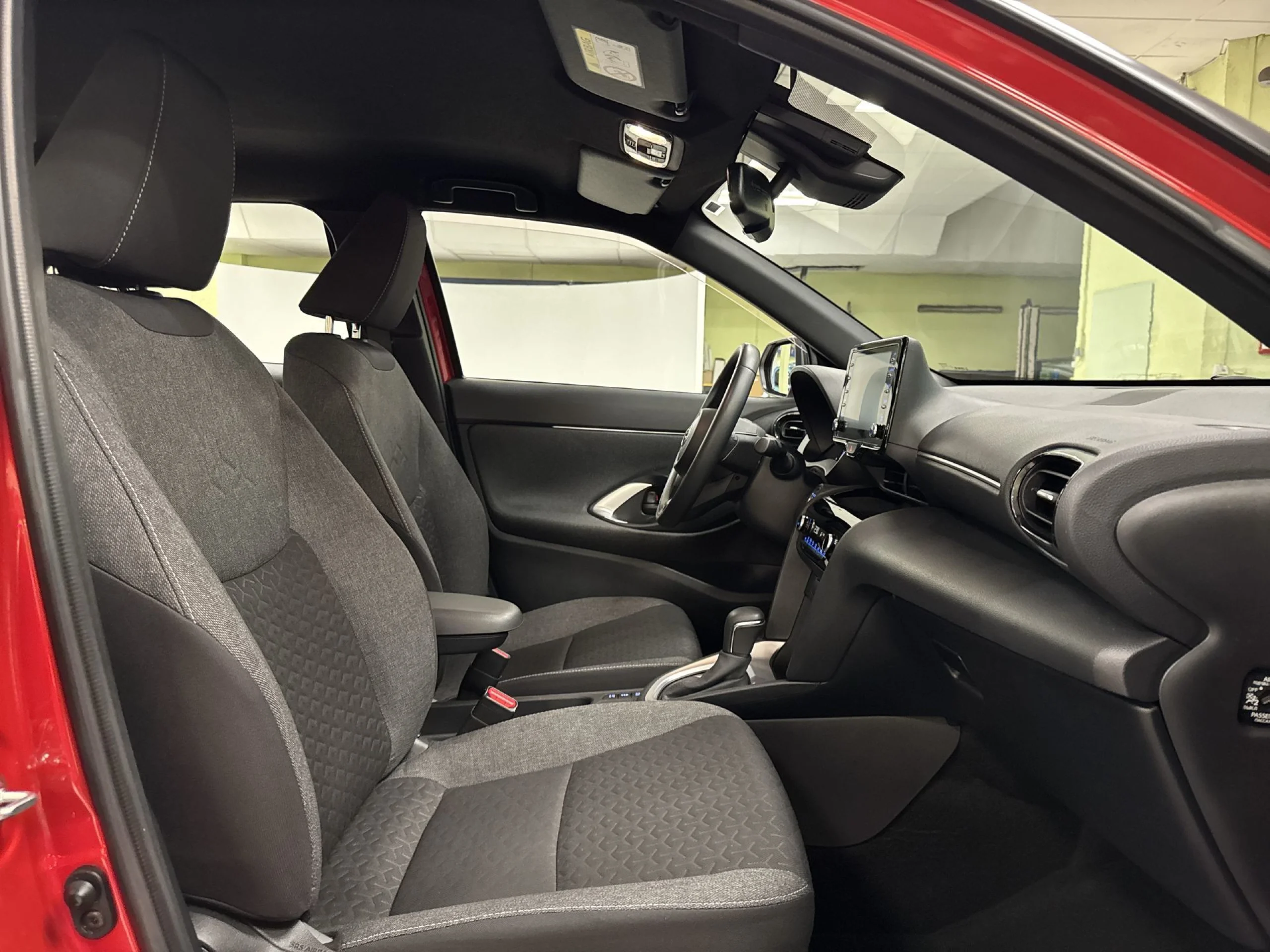 Toyota Yaris Cross 120H Active Tech 85 kW (116 CV) - Foto 23