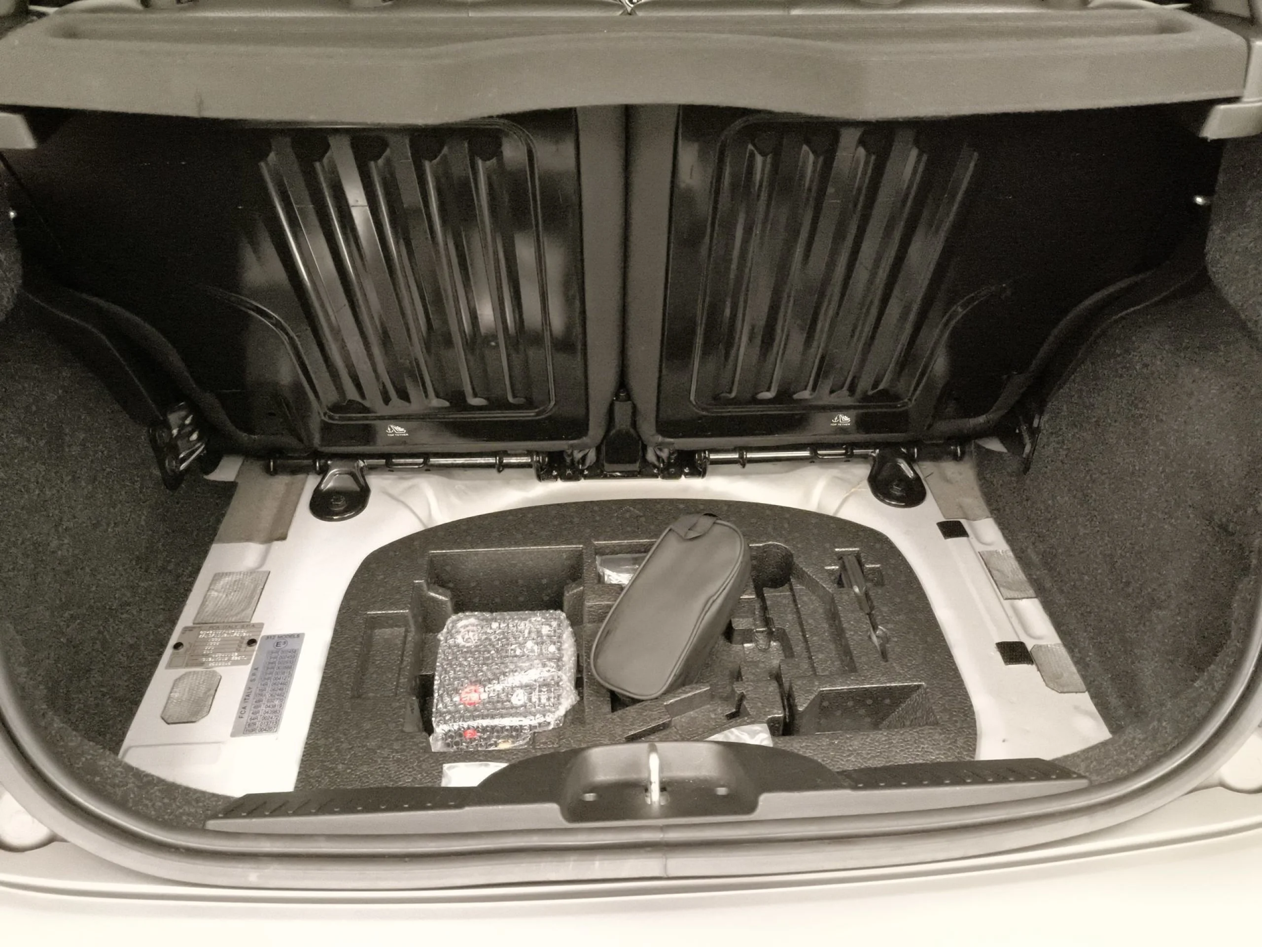 Fiat 500 1.0 Hybrid Sport 51 kW (70 CV) - Foto 24