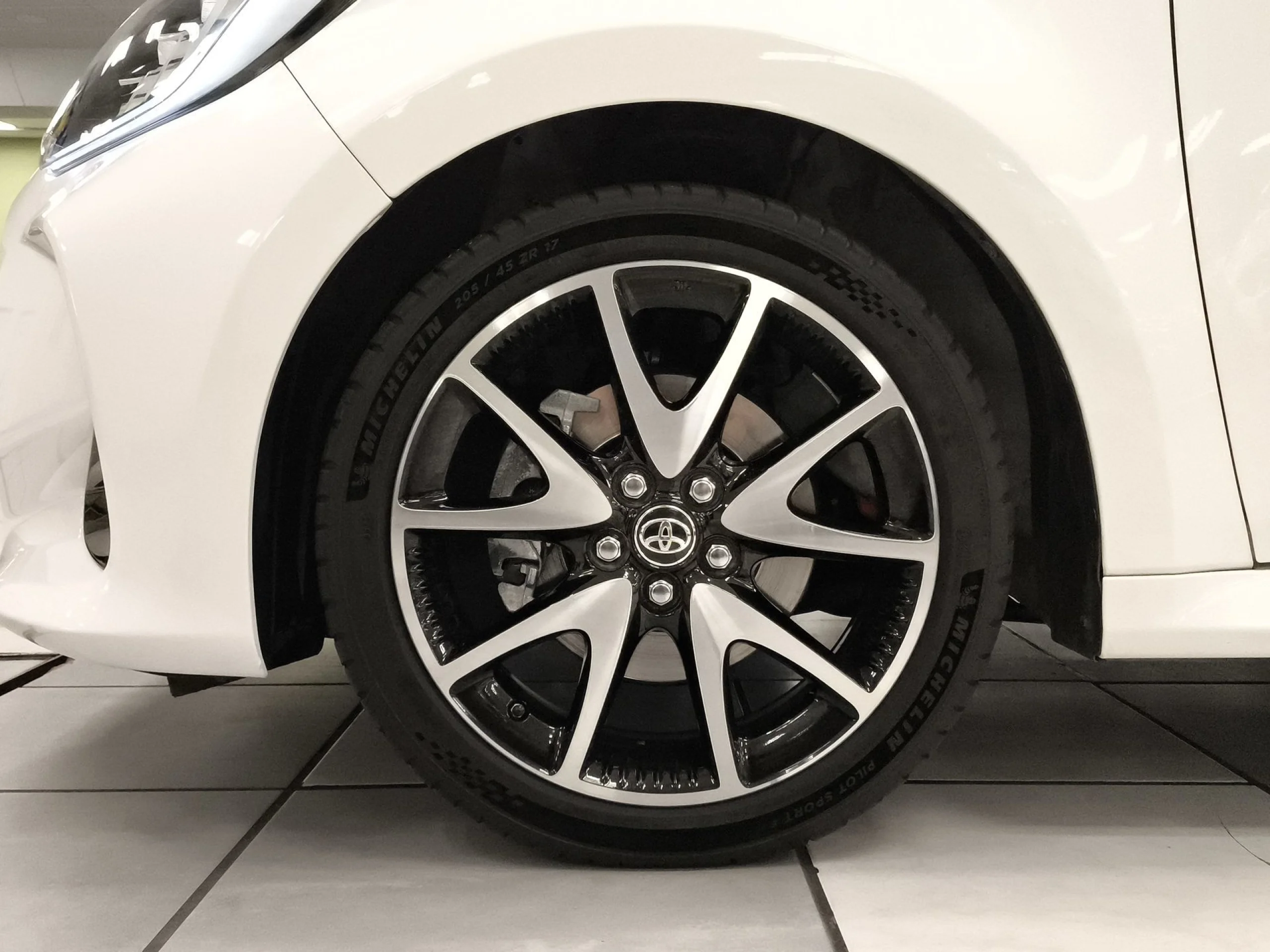 Toyota Yaris 120H Style 85 kW (116 CV) - Foto 7