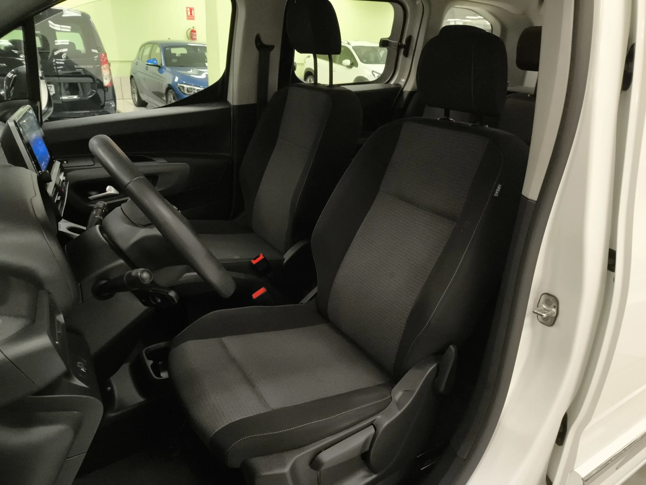 Toyota Proace city 1.5 D VX L1 75 kW (100 CV) - Foto 8