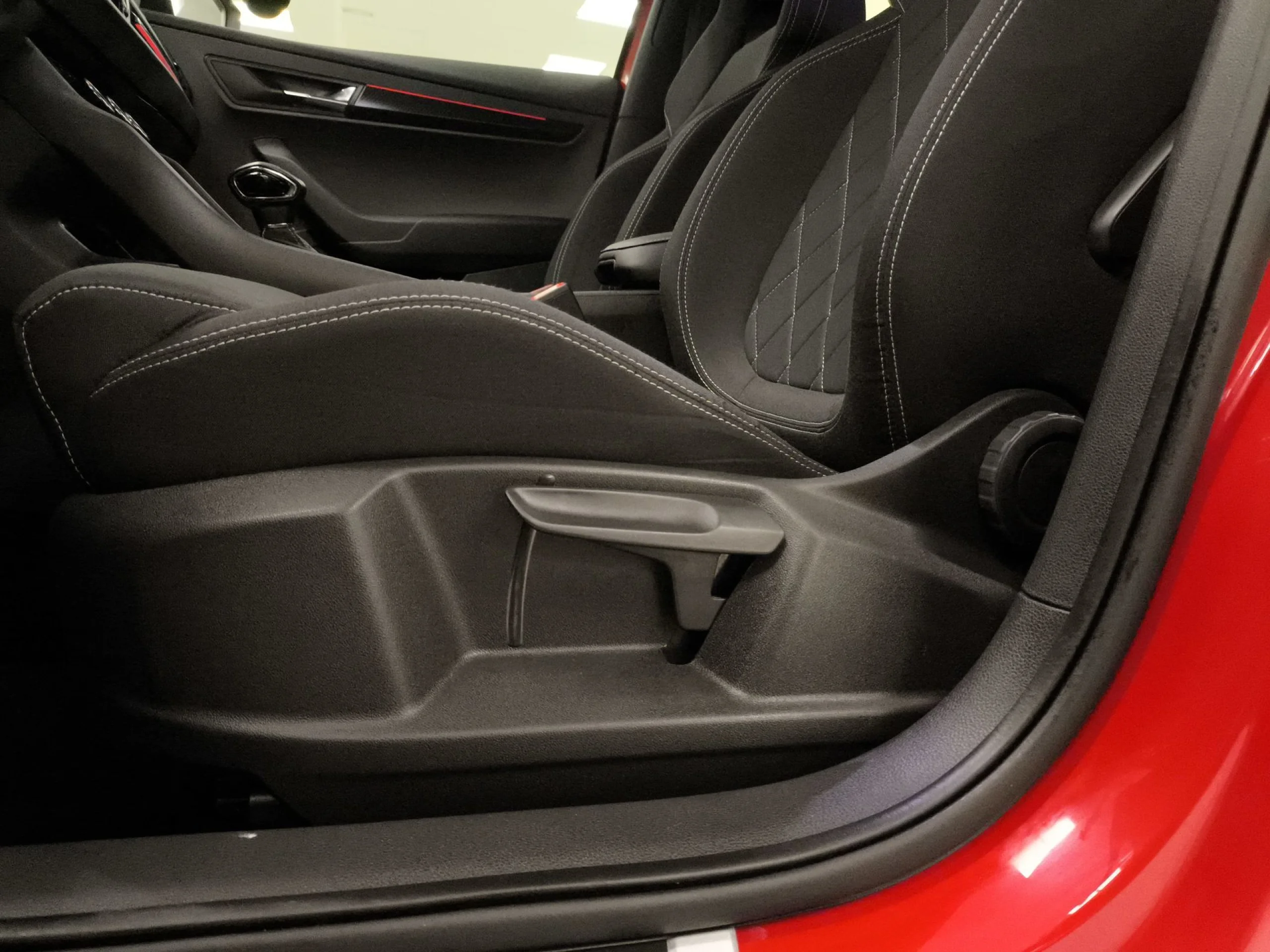 Skoda Karoq 1.5 TSI ACT Sportline DSG 110 kW (150 CV) - Foto 9