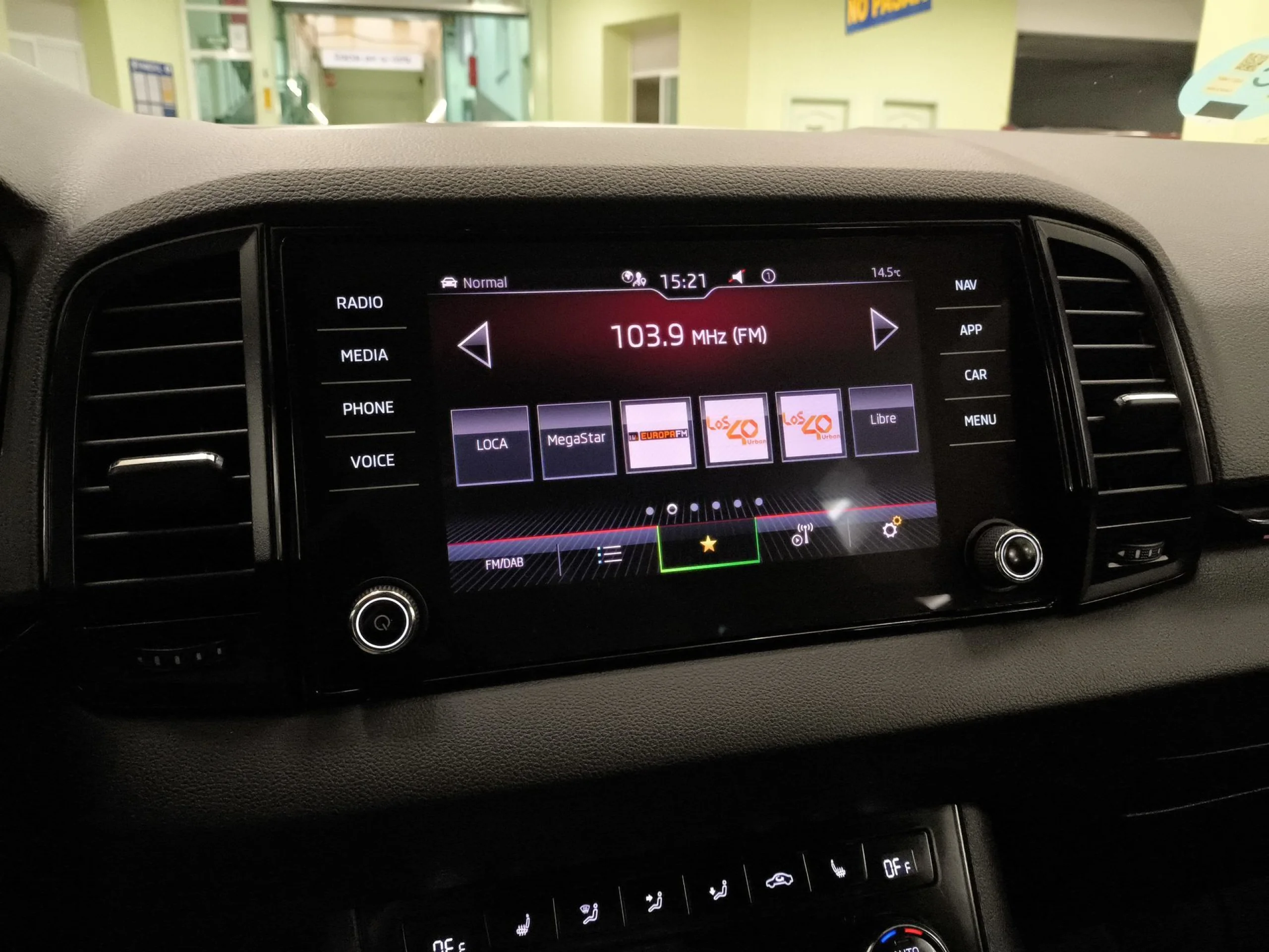 Skoda Karoq 1.5 TSI ACT Sportline DSG 110 kW (150 CV) - Foto 16