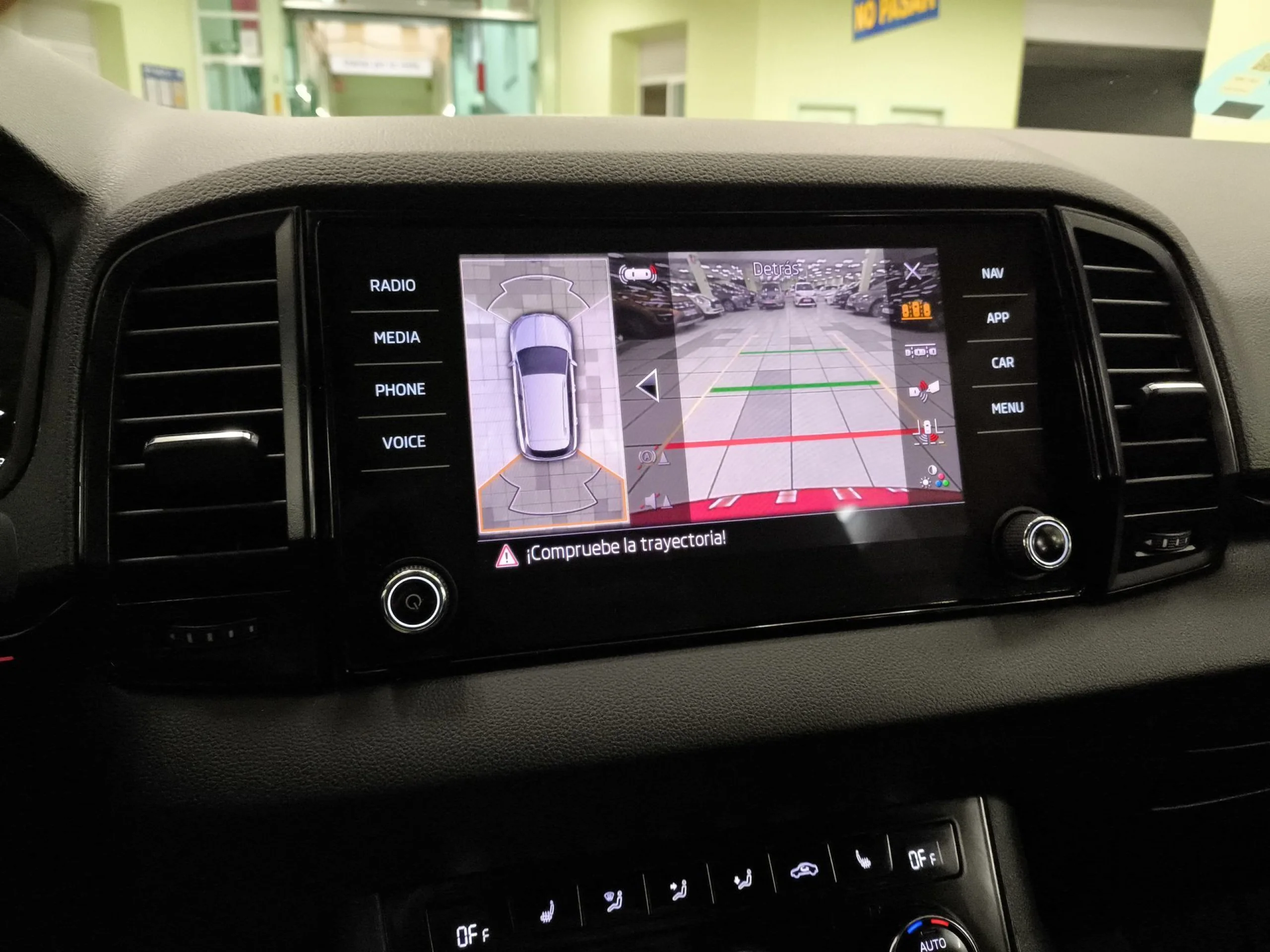 Skoda Karoq 1.5 TSI ACT Sportline DSG 110 kW (150 CV) - Foto 19