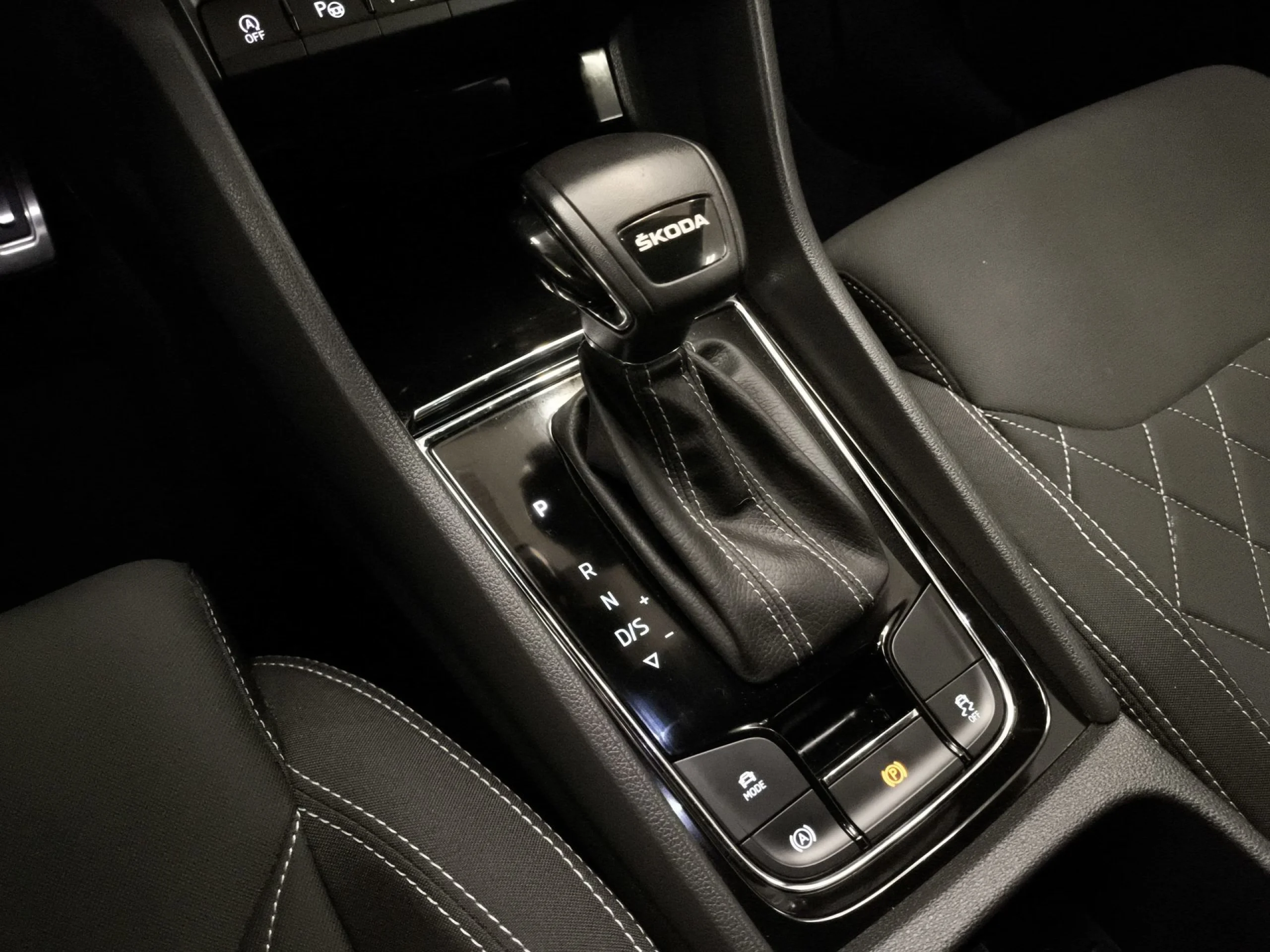 Skoda Karoq 1.5 TSI ACT Sportline DSG 110 kW (150 CV) - Foto 21