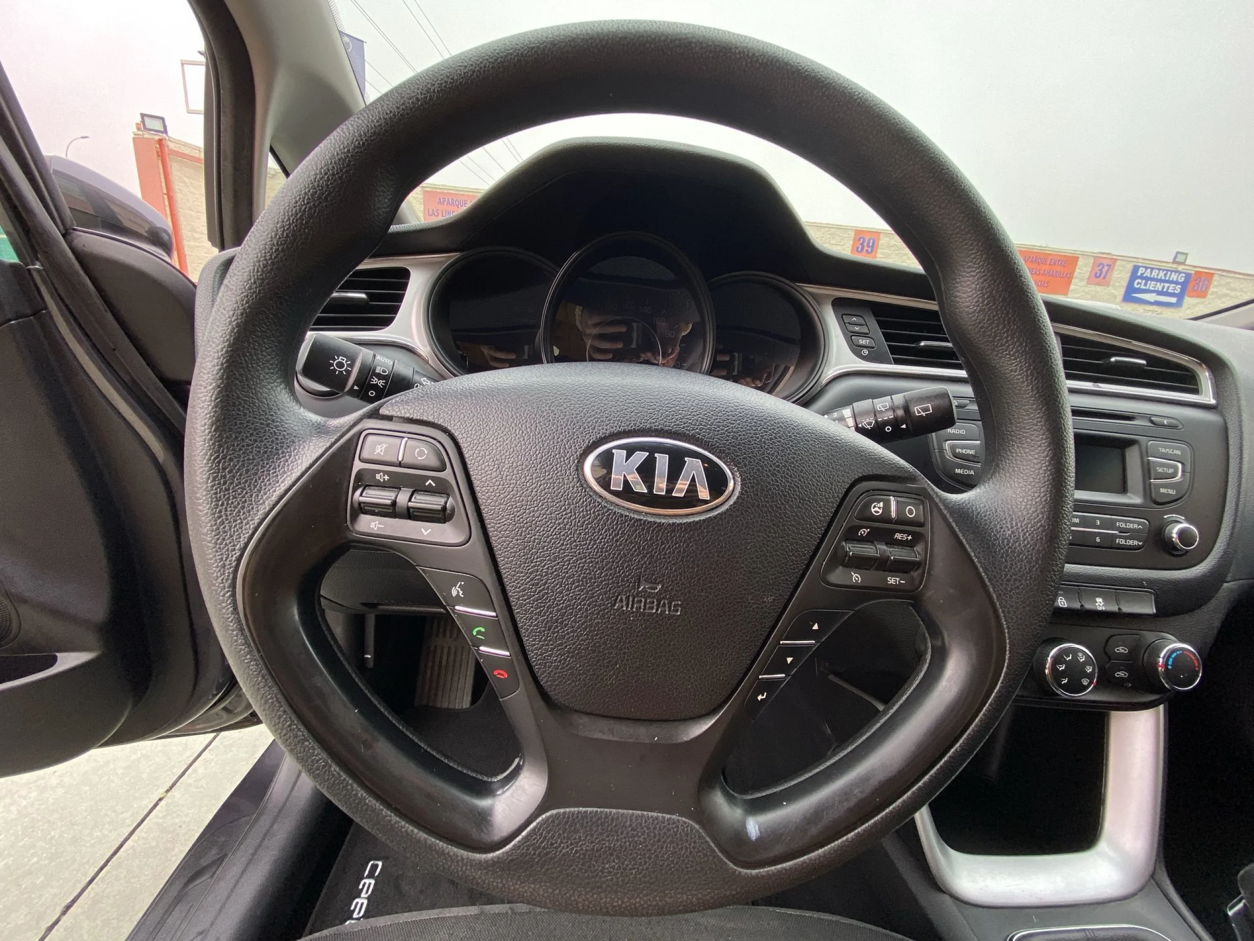 Kia Ceed 1.4 CRDi WGT Business 66 kW (90 CV) - Foto 11