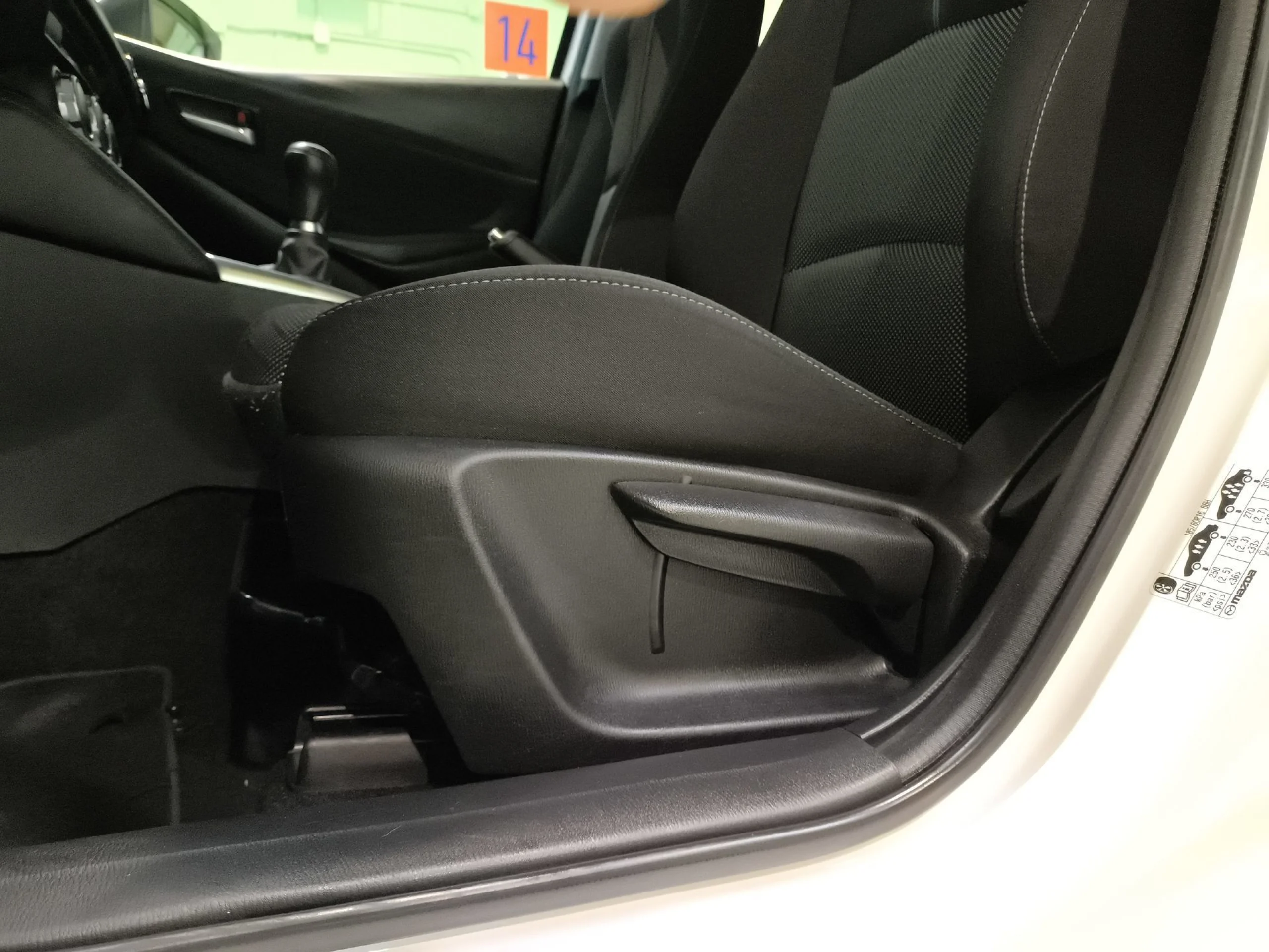 Mazda Mazda 2 1.5 GE Zenith Navy 66 kW (90 CV) - Foto 9