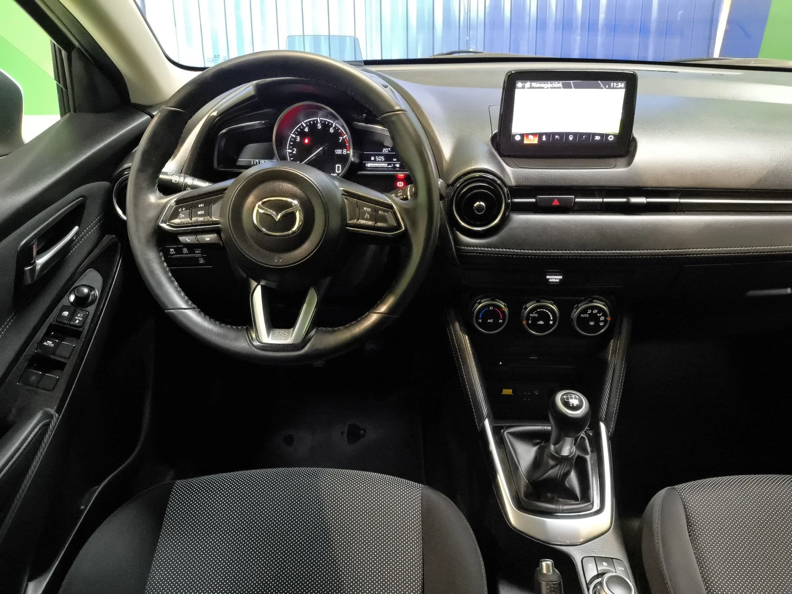 Mazda Mazda 2 1.5 GE Zenith Navy 66 kW (90 CV) - Foto 18