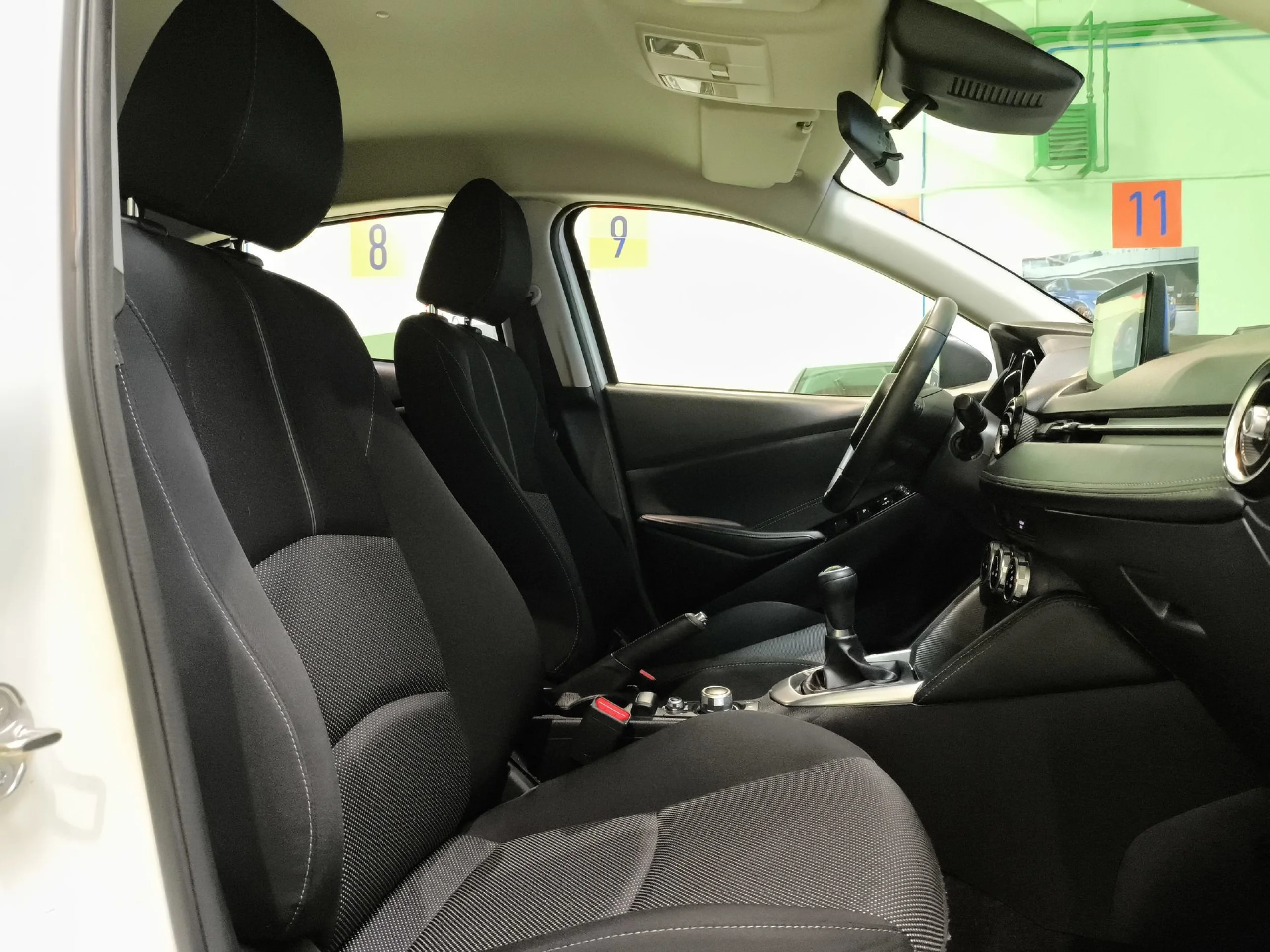 Mazda Mazda 2 1.5 GE Zenith Navy 66 kW (90 CV) - Foto 21