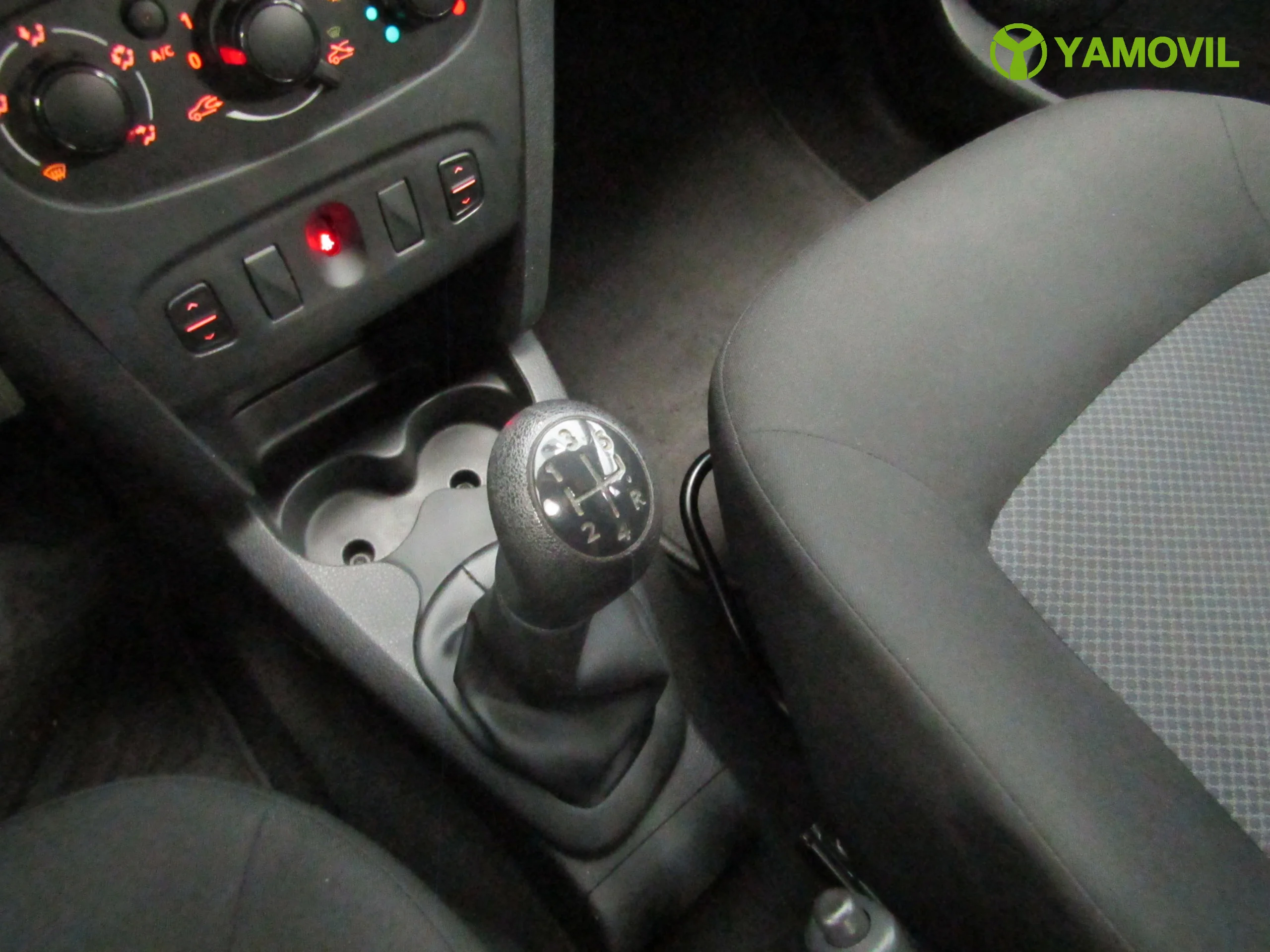 Dacia Logan 1.2 AMBIANCE 75CV MANUAL - Foto 21