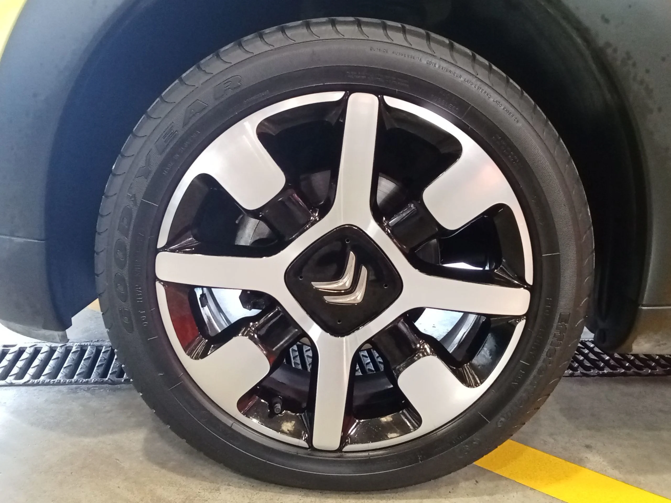 Citroen C4 Cactus BlueHDi 100 Shine 73 kW (100 CV) - Foto 7