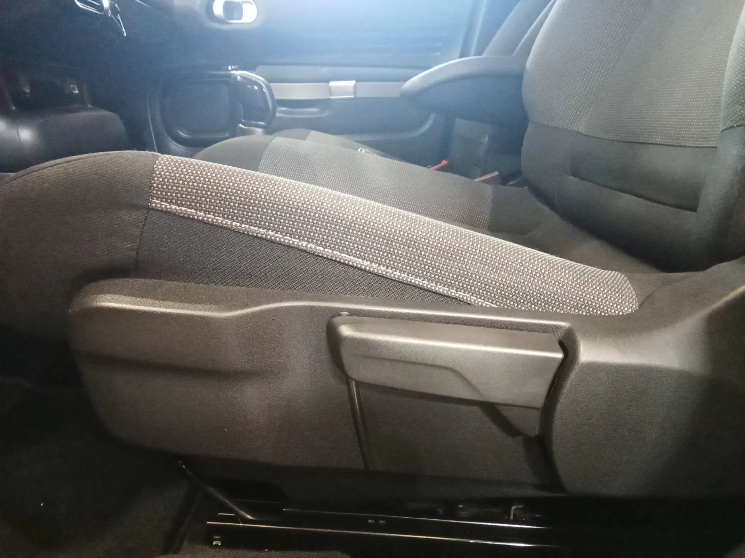 Citroen C4 Cactus BlueHDi 100 Shine 73 kW (100 CV) - Foto 9