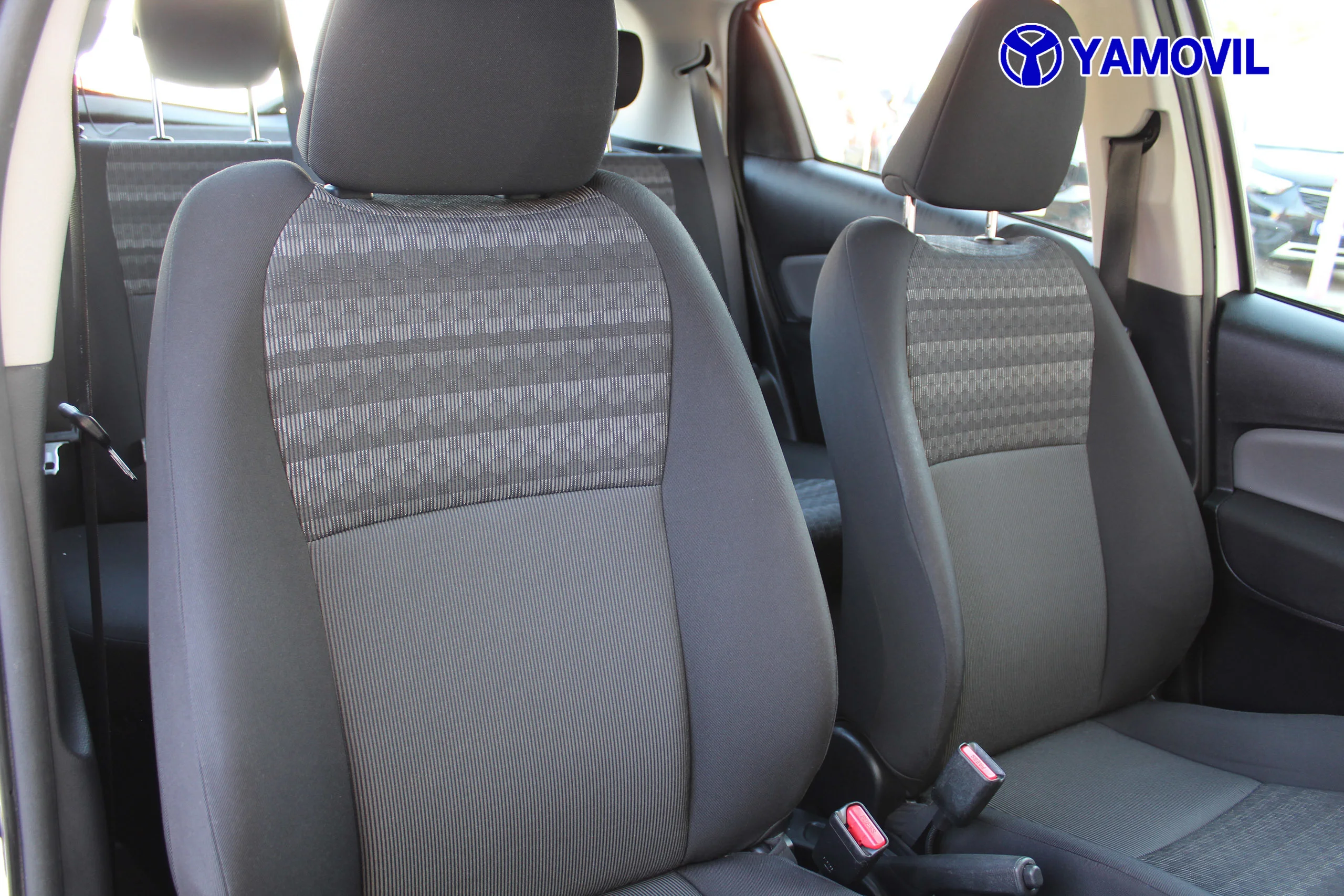 Toyota Yaris 1.5 Hybrid Active 74 kW (100 CV) - Foto 17