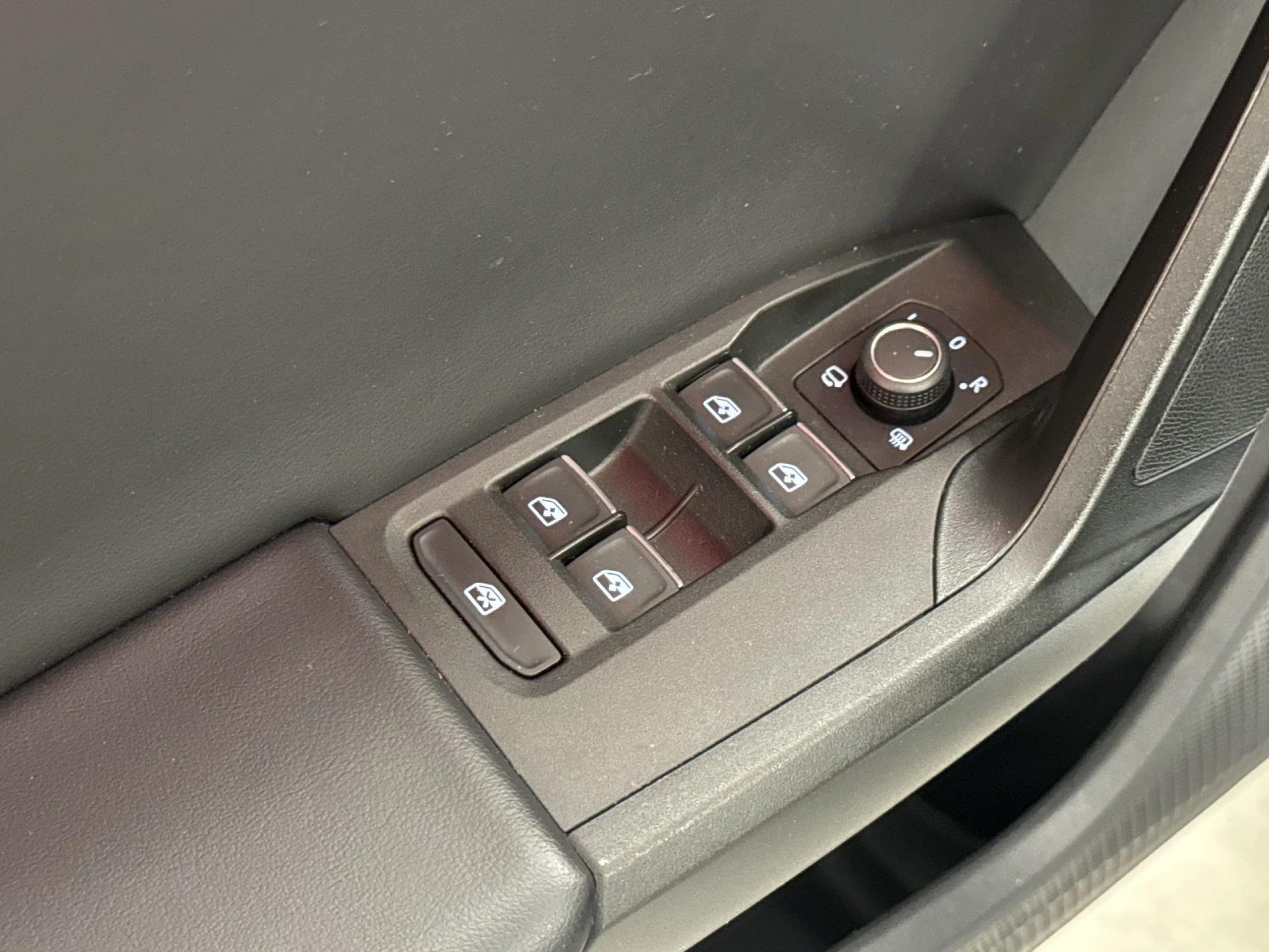 Seat León 1.5 eTSI SANDS FR Go L DSG 110 kW (150 CV) - Foto 10