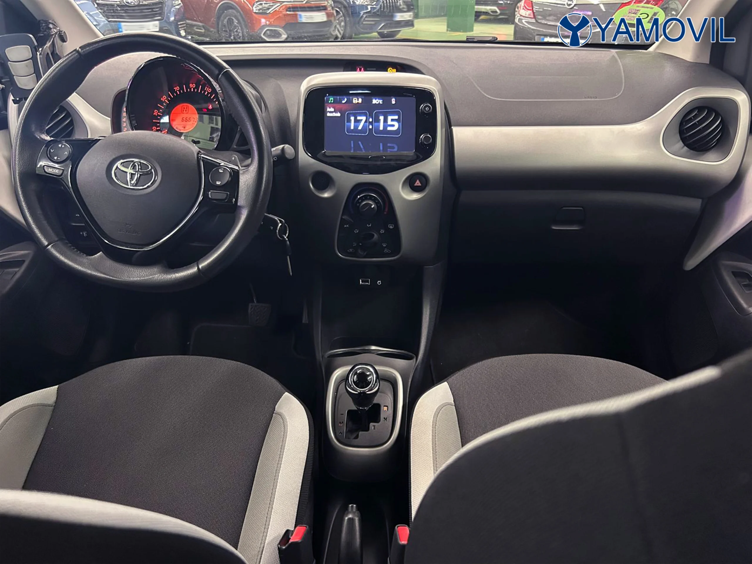 Toyota Aygo 1.0 70 x-play 51 kW (69 CV) - Foto 5