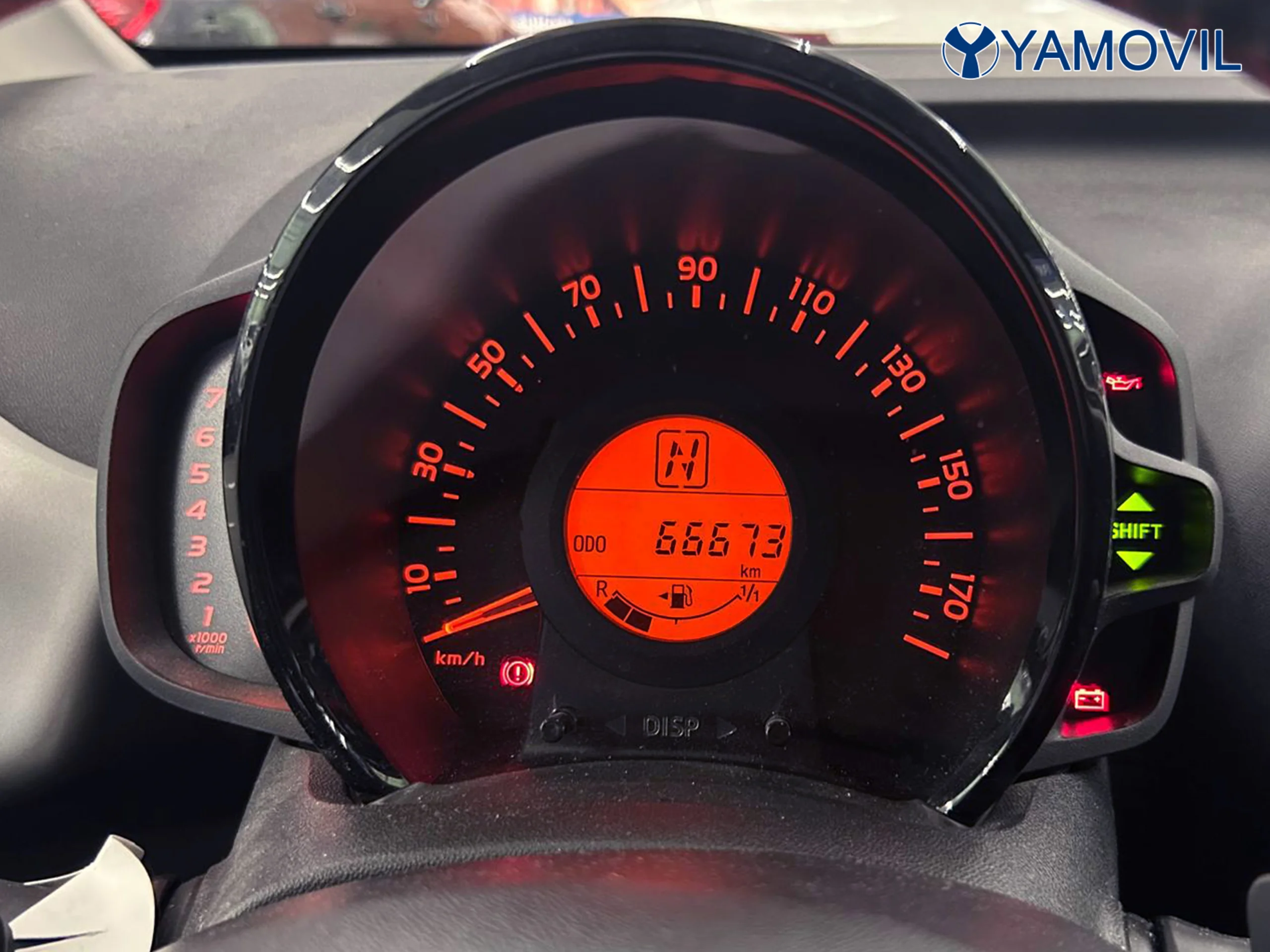 Toyota Aygo 1.0 70 x-play 51 kW (69 CV) - Foto 6