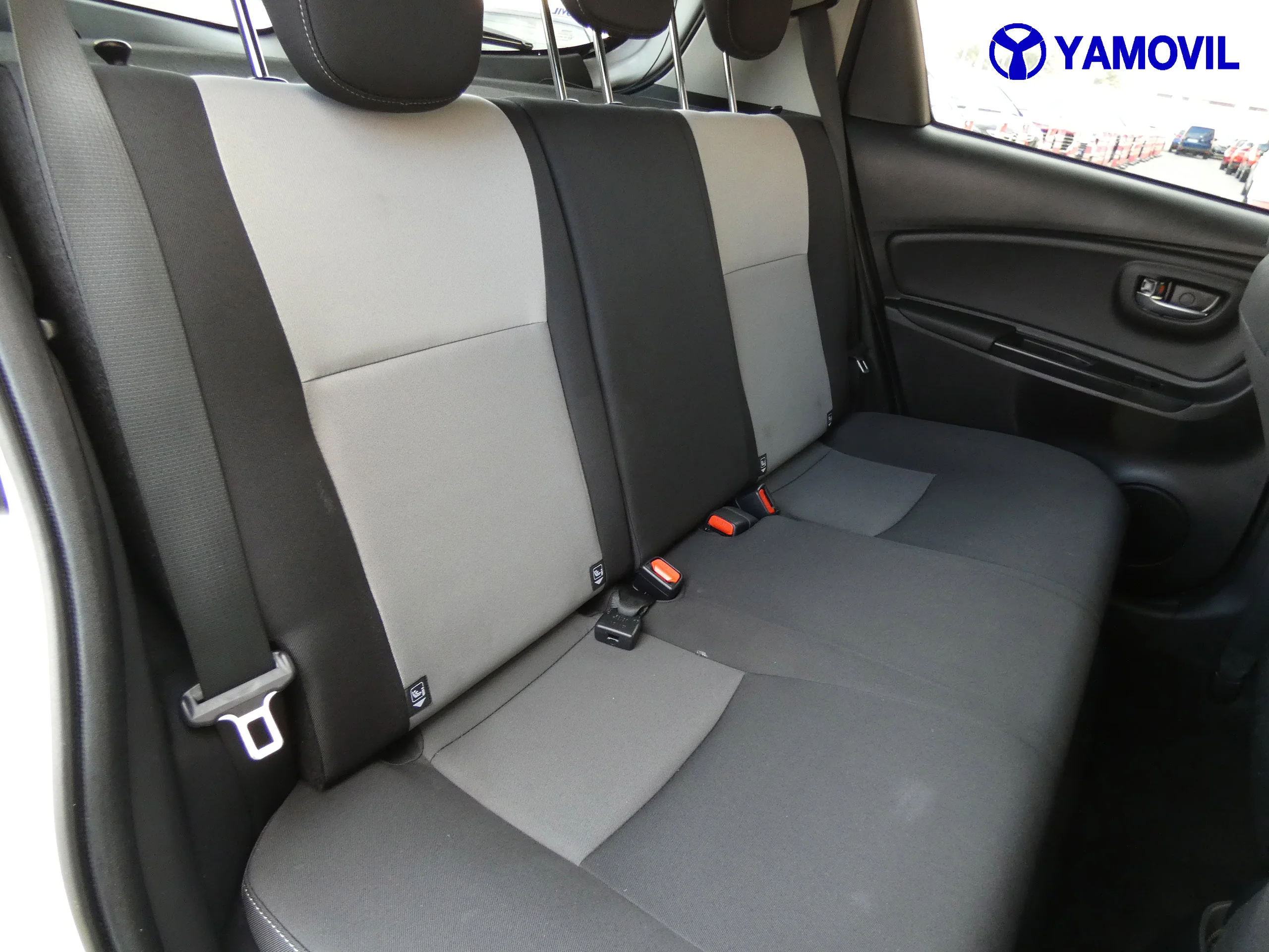 Toyota Yaris 1.5 HYBRID 100H 5P - Foto 16