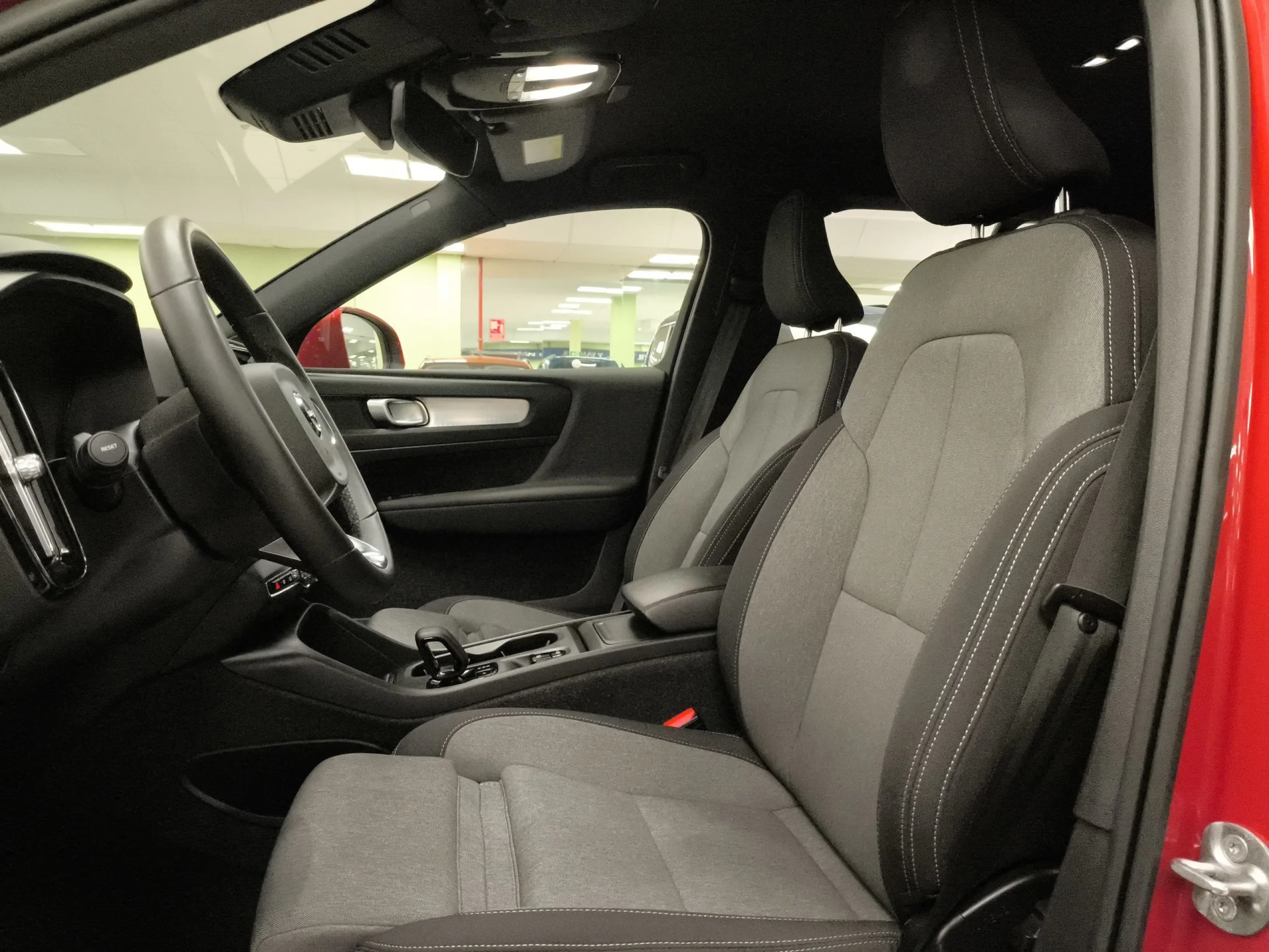 Volvo XC40 B3 G Core Dark Auto 120 kW (163 CV) - Foto 8