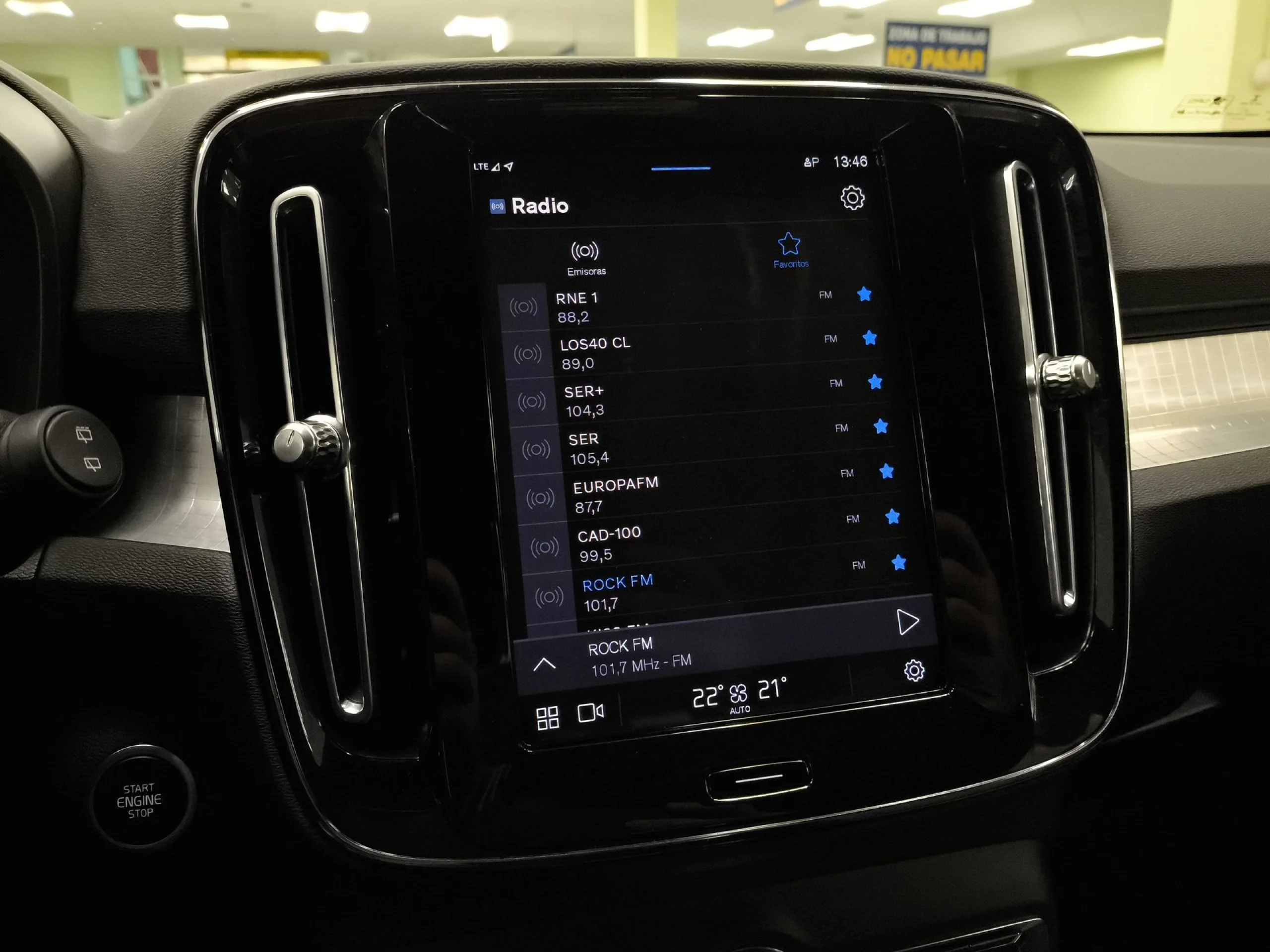 Volvo XC40 B3 G Core Dark Auto 120 kW (163 CV) - Foto 13