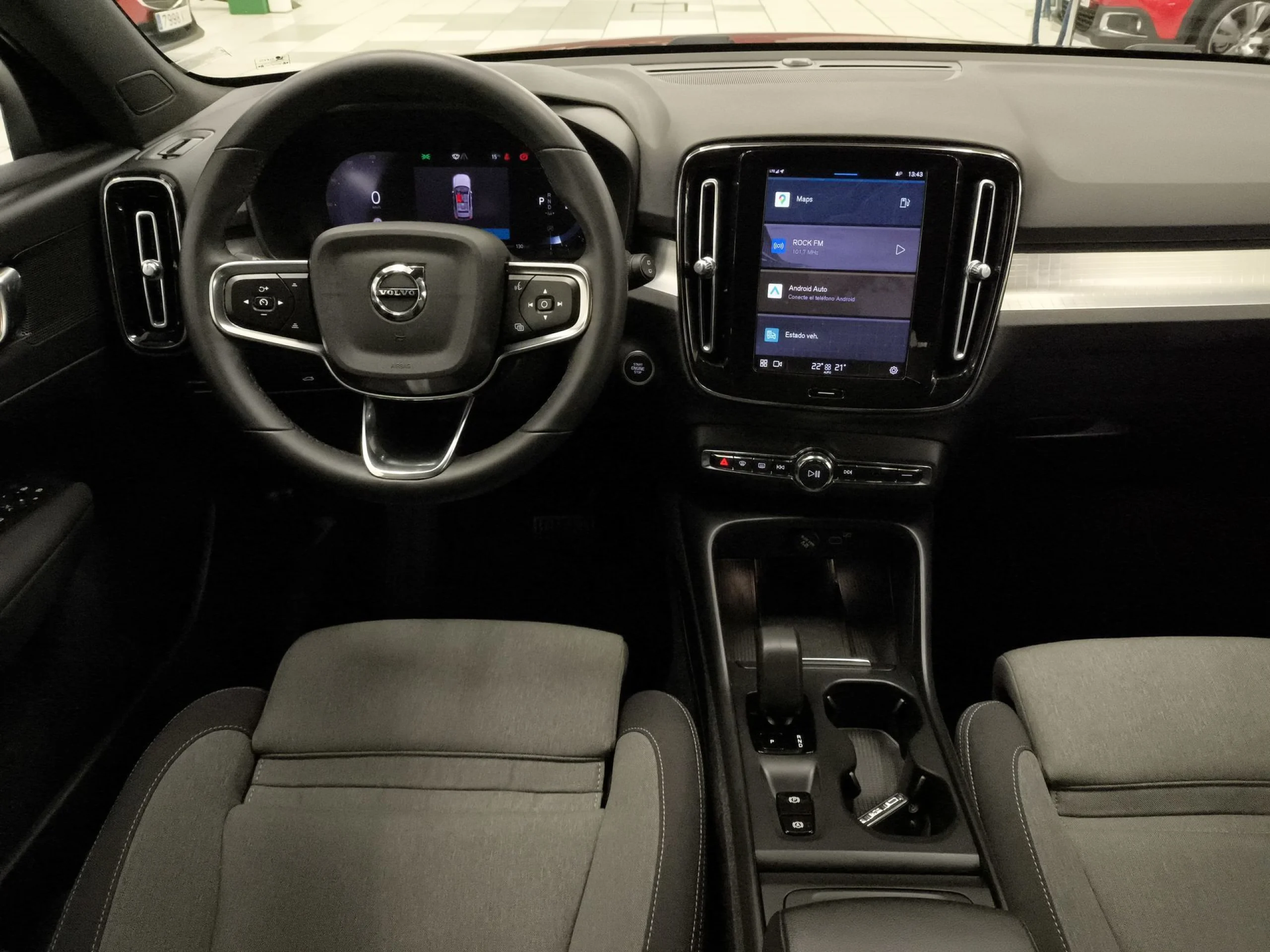 Volvo XC40 B3 G Core Dark Auto 120 kW (163 CV) - Foto 18