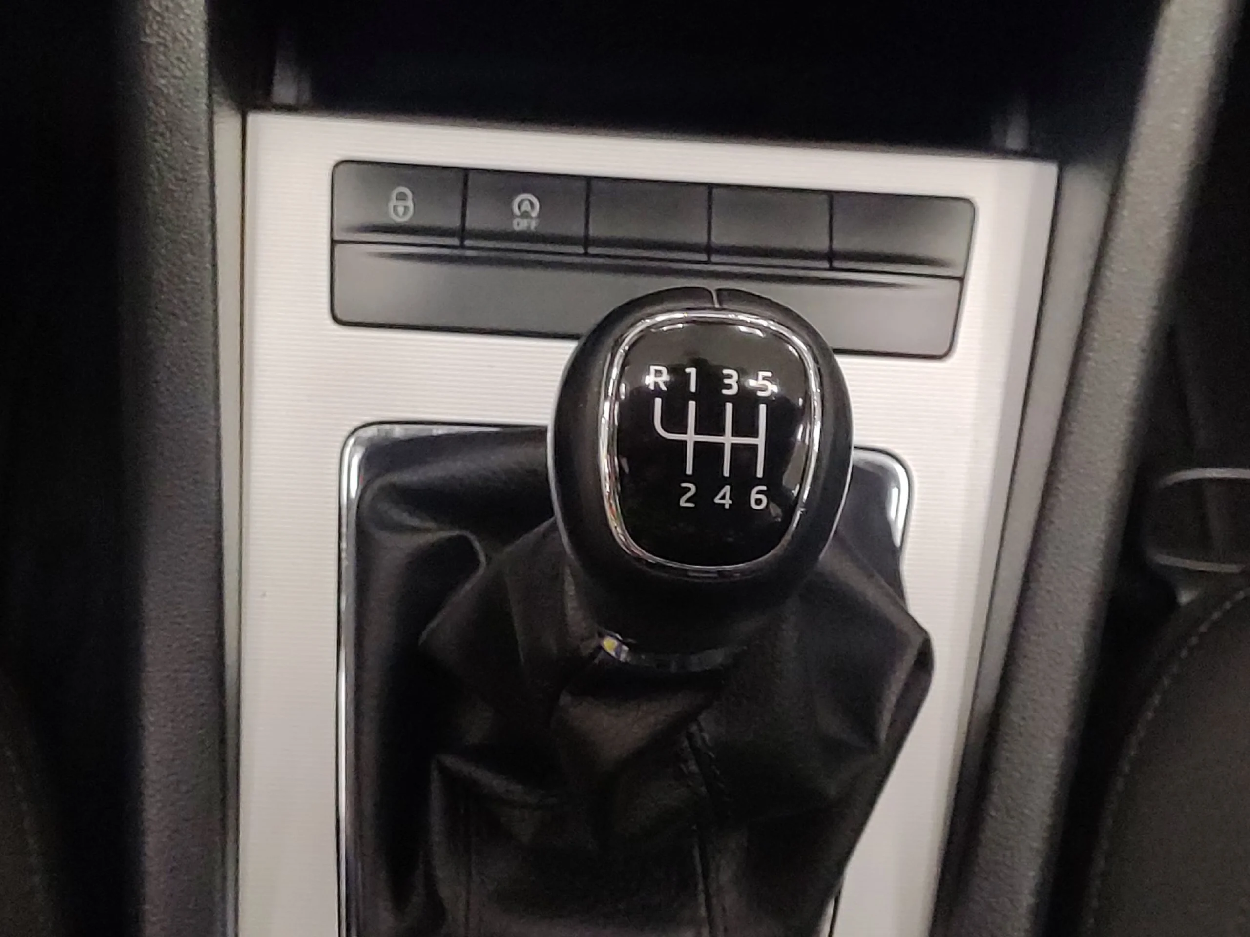 Skoda Octavia combi 2.0 TDI CR Elegance 110 kW (150 CV) - Foto 16