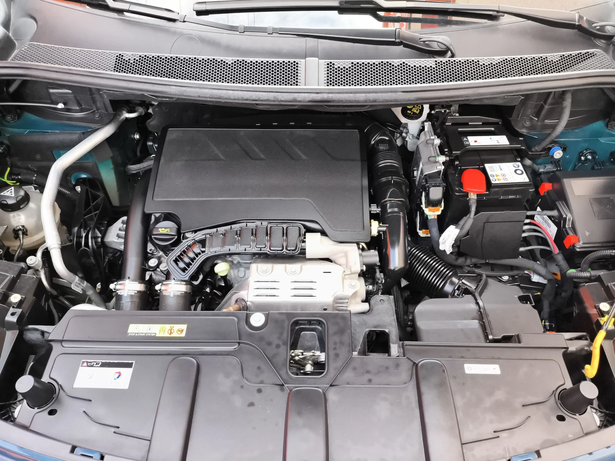 Peugeot 3008 PureTech 130 SANDS Allure 96 kW (130 CV) - Foto 34