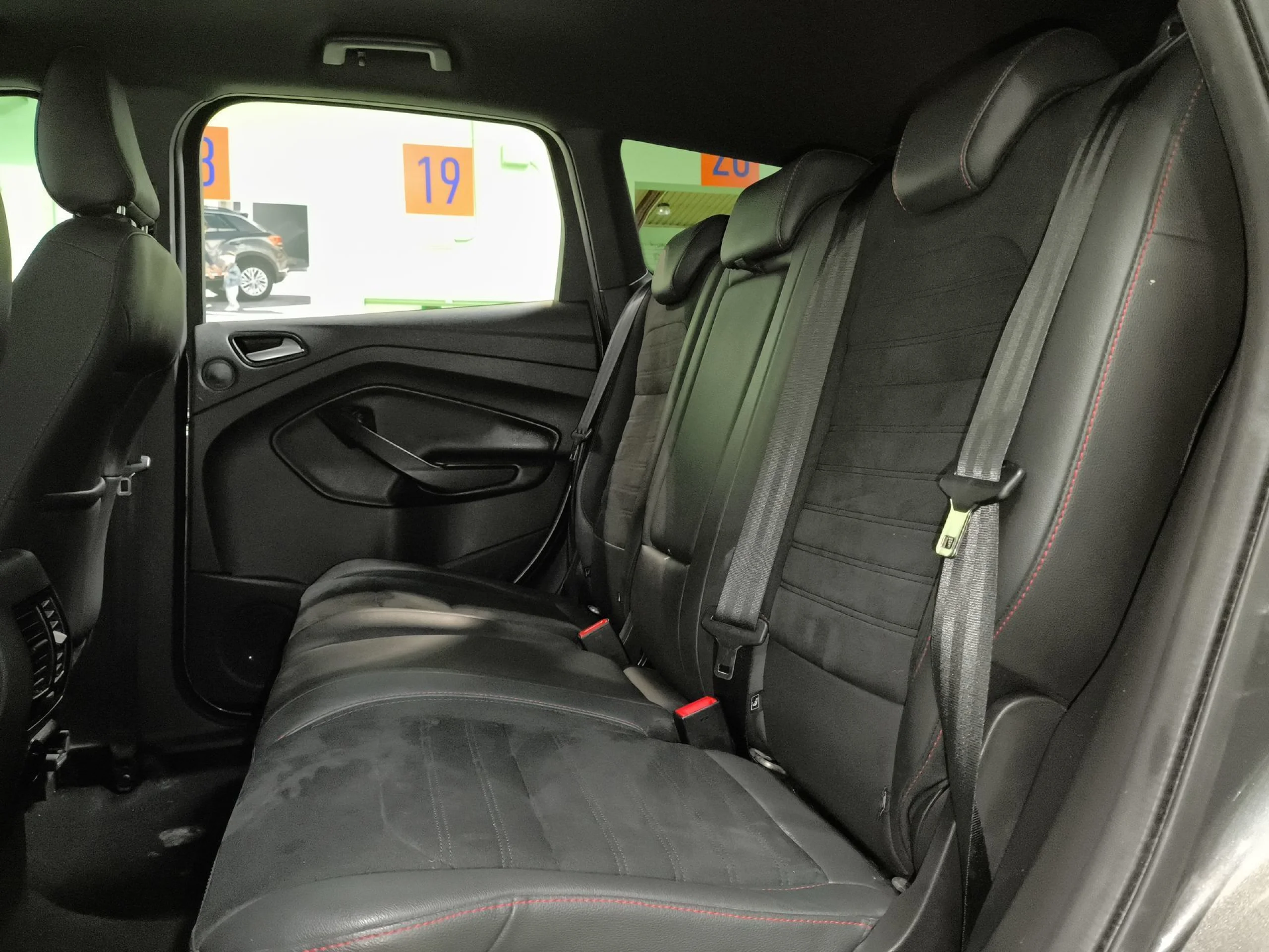 Ford Kuga 1.5 EcoBoost ST-Line Limited Edition 4x2 110 kW (150 CV) - Foto 23