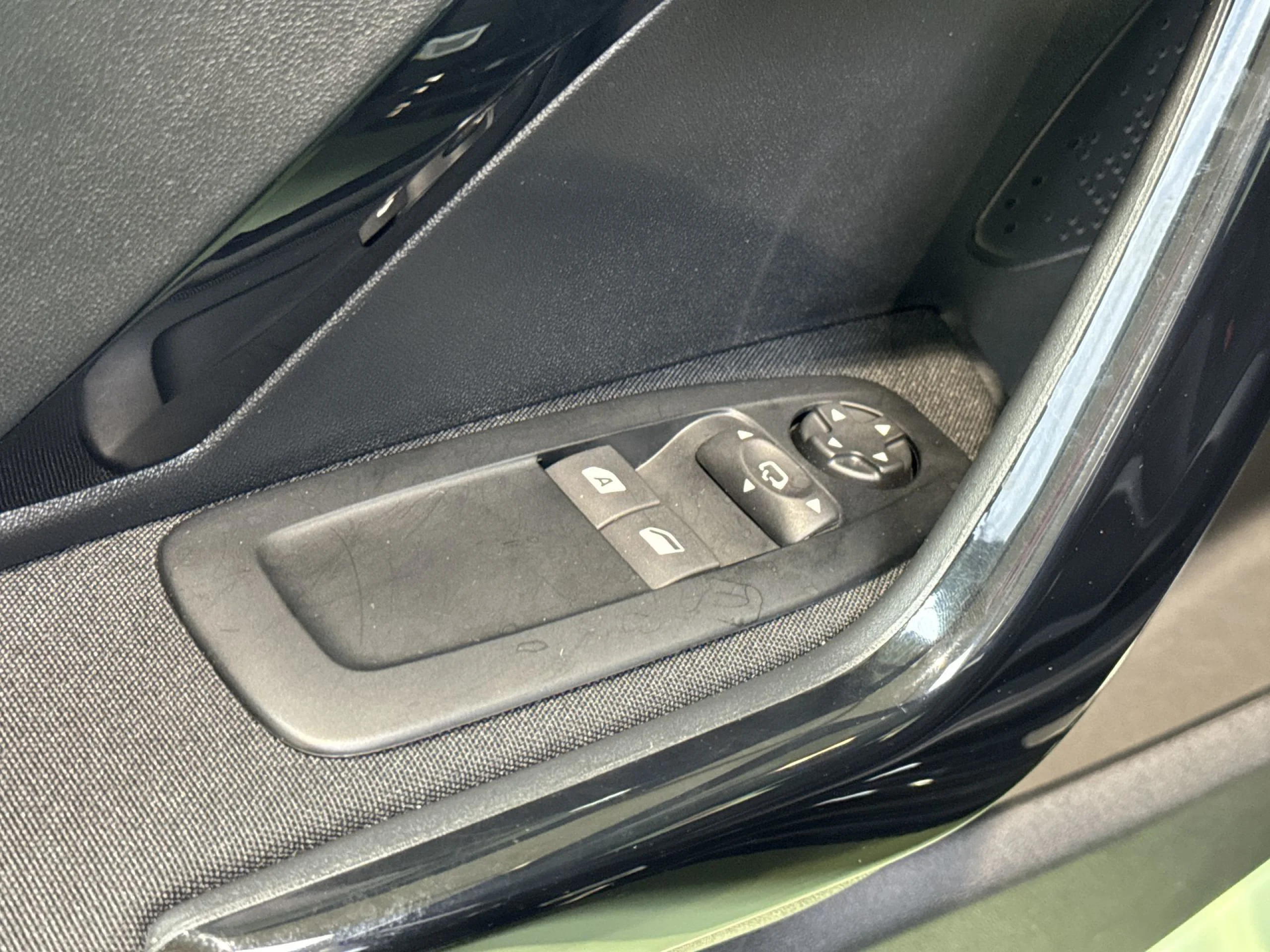 Peugeot 208 PureTech Signature 60 kW (82 CV) - Foto 10