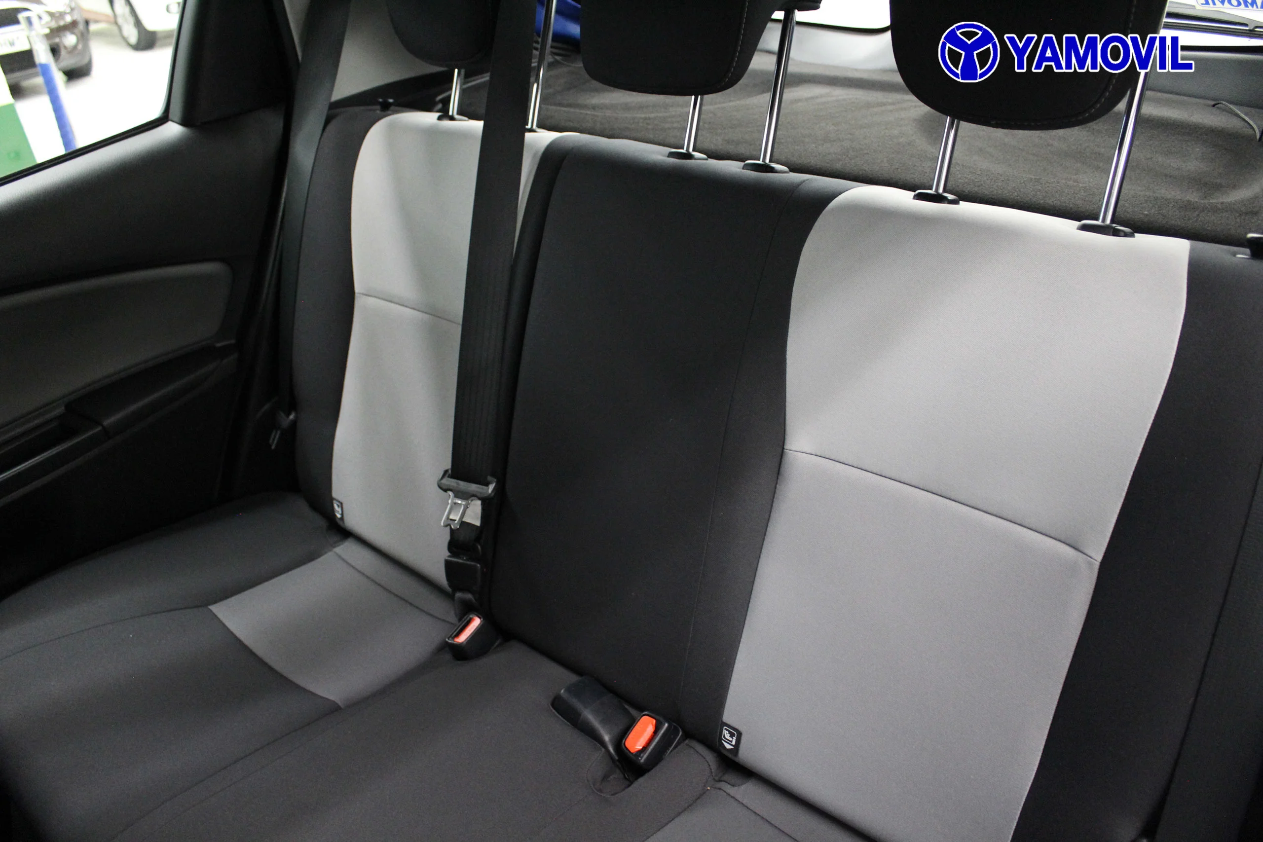 Toyota Yaris 1.5 Hybrid Active 74 kW (100 CV) - Foto 14