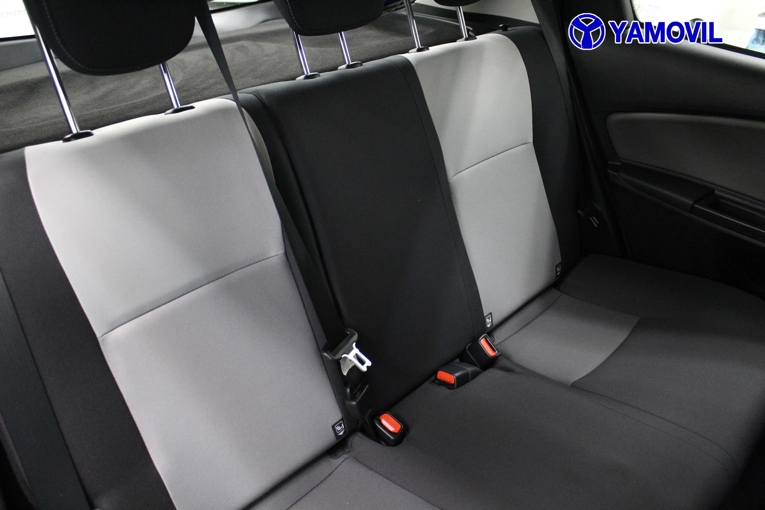 Toyota Yaris 1.5 Hybrid Active 74 kW (100 CV) - Foto 16