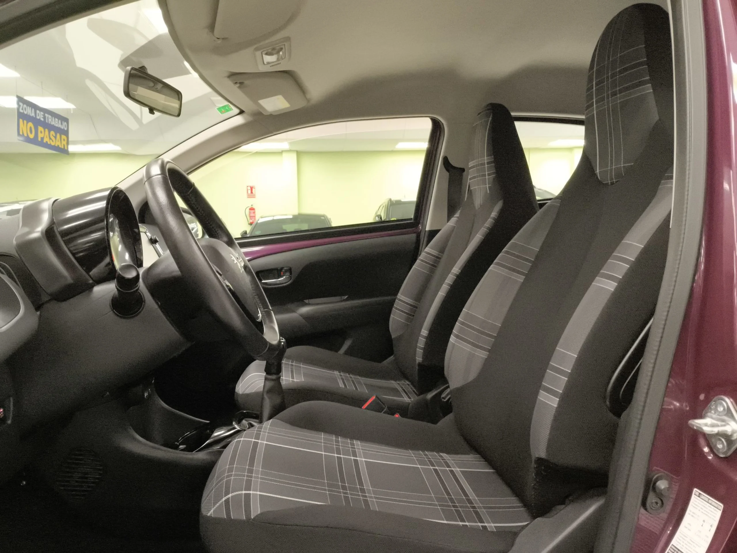 Peugeot 108 1.2 PureTech Allure 60 kW (82 CV) - Foto 8