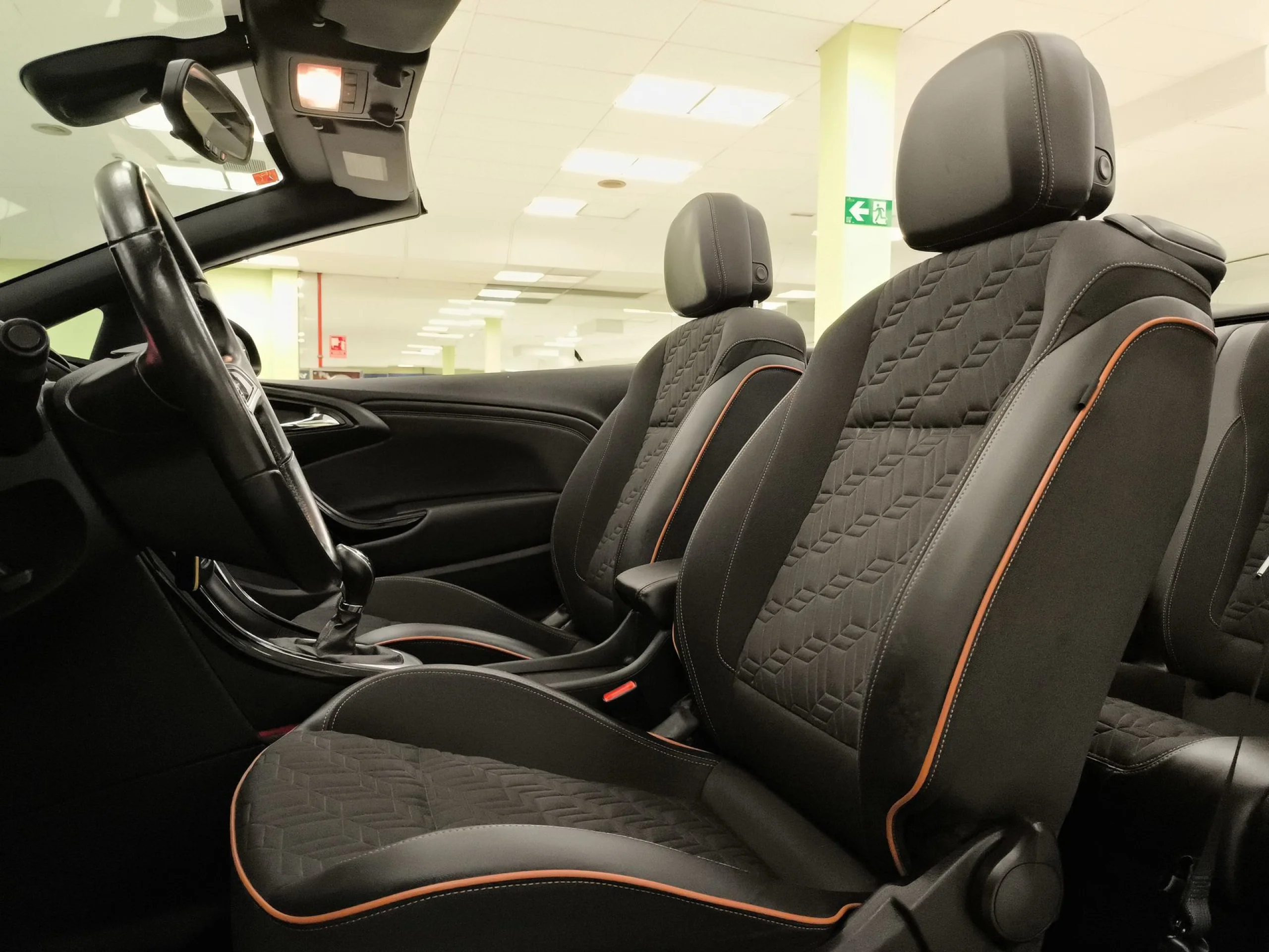 Opel Cabrio 1.4 Turbo SANDS Excellence 103 kW (140 CV) - Foto 8