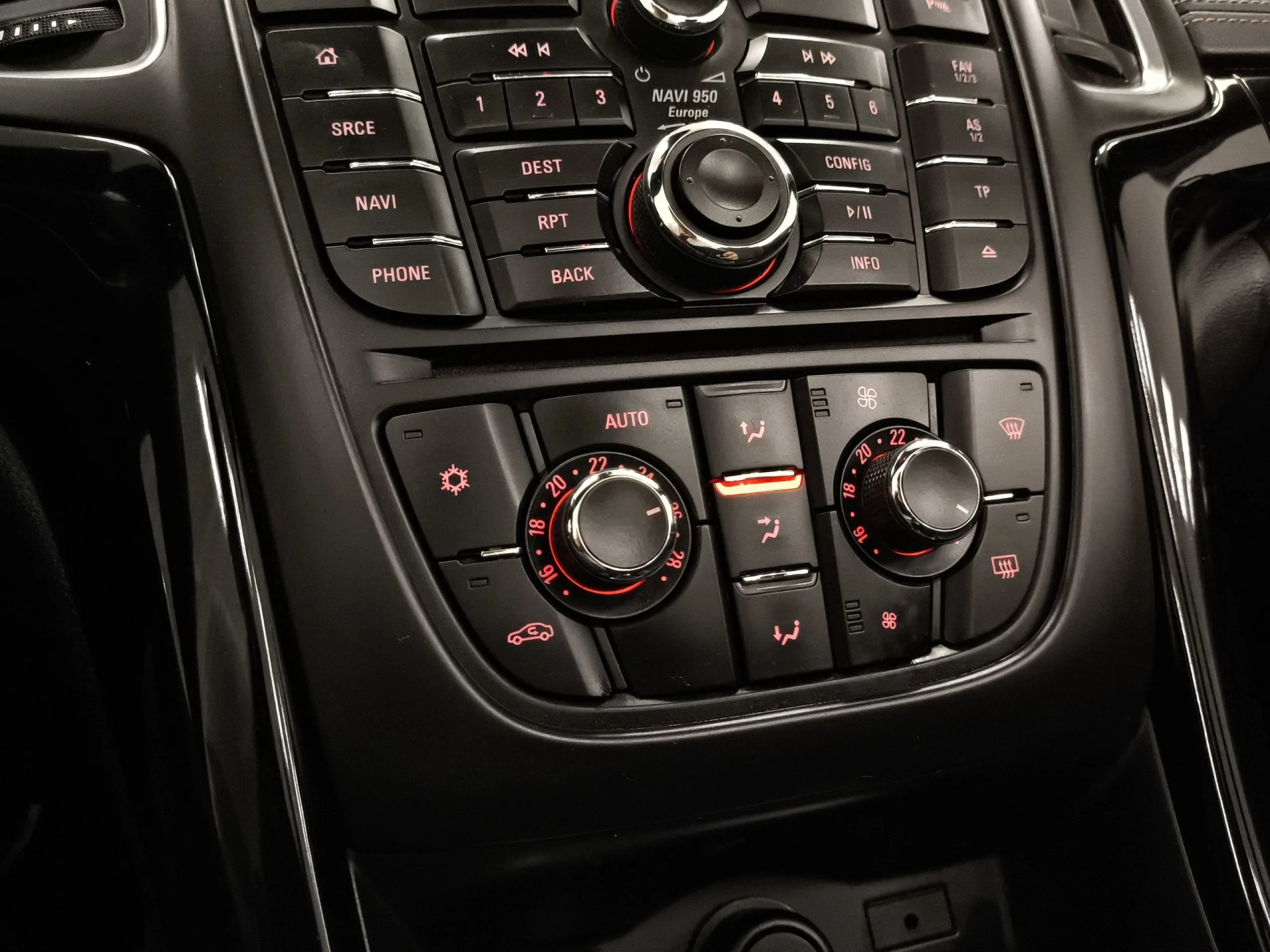 Opel Cabrio 1.4 Turbo SANDS Excellence 103 kW (140 CV) - Foto 18