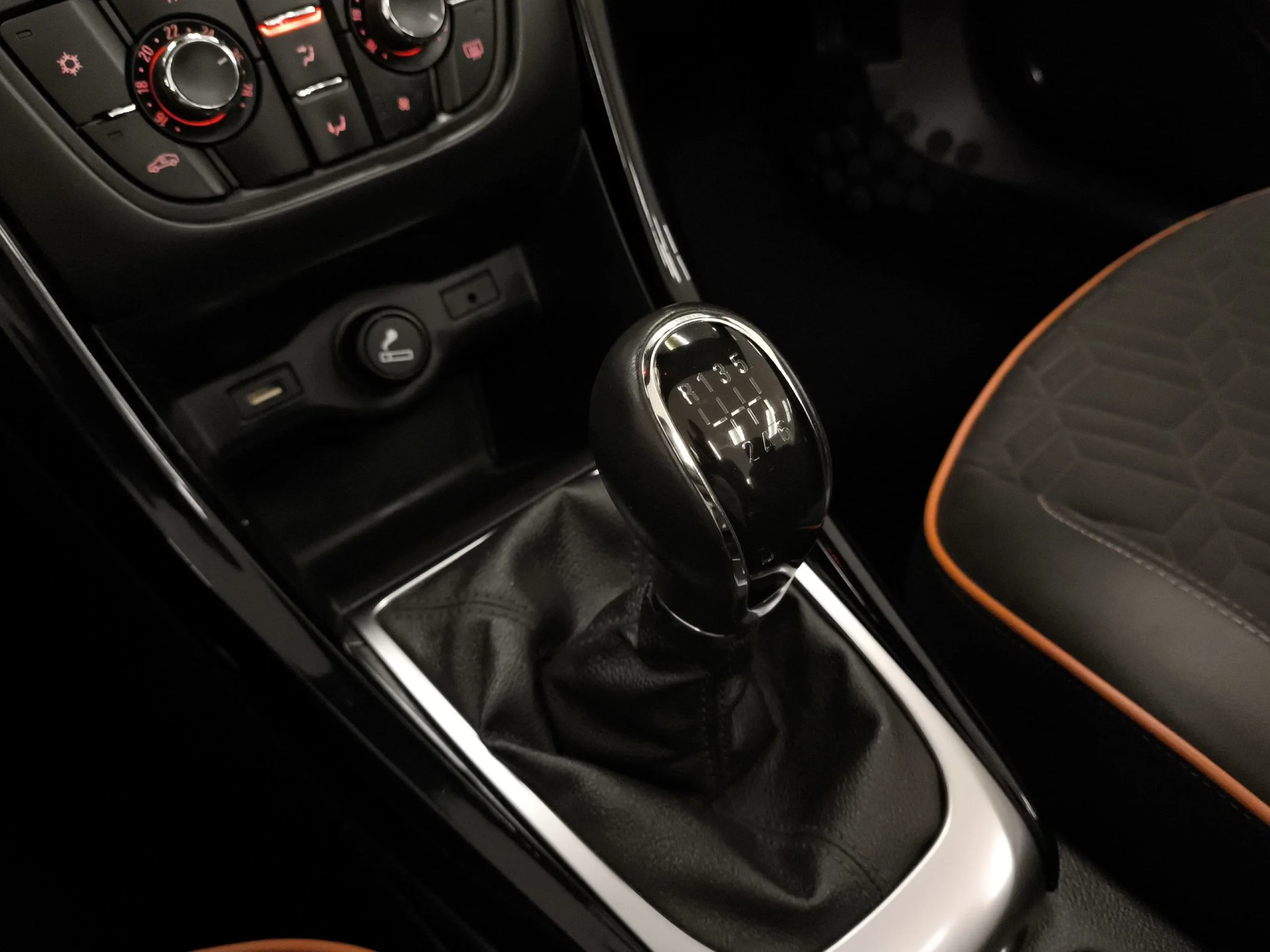 Opel Cabrio 1.4 Turbo SANDS Excellence 103 kW (140 CV) - Foto 19