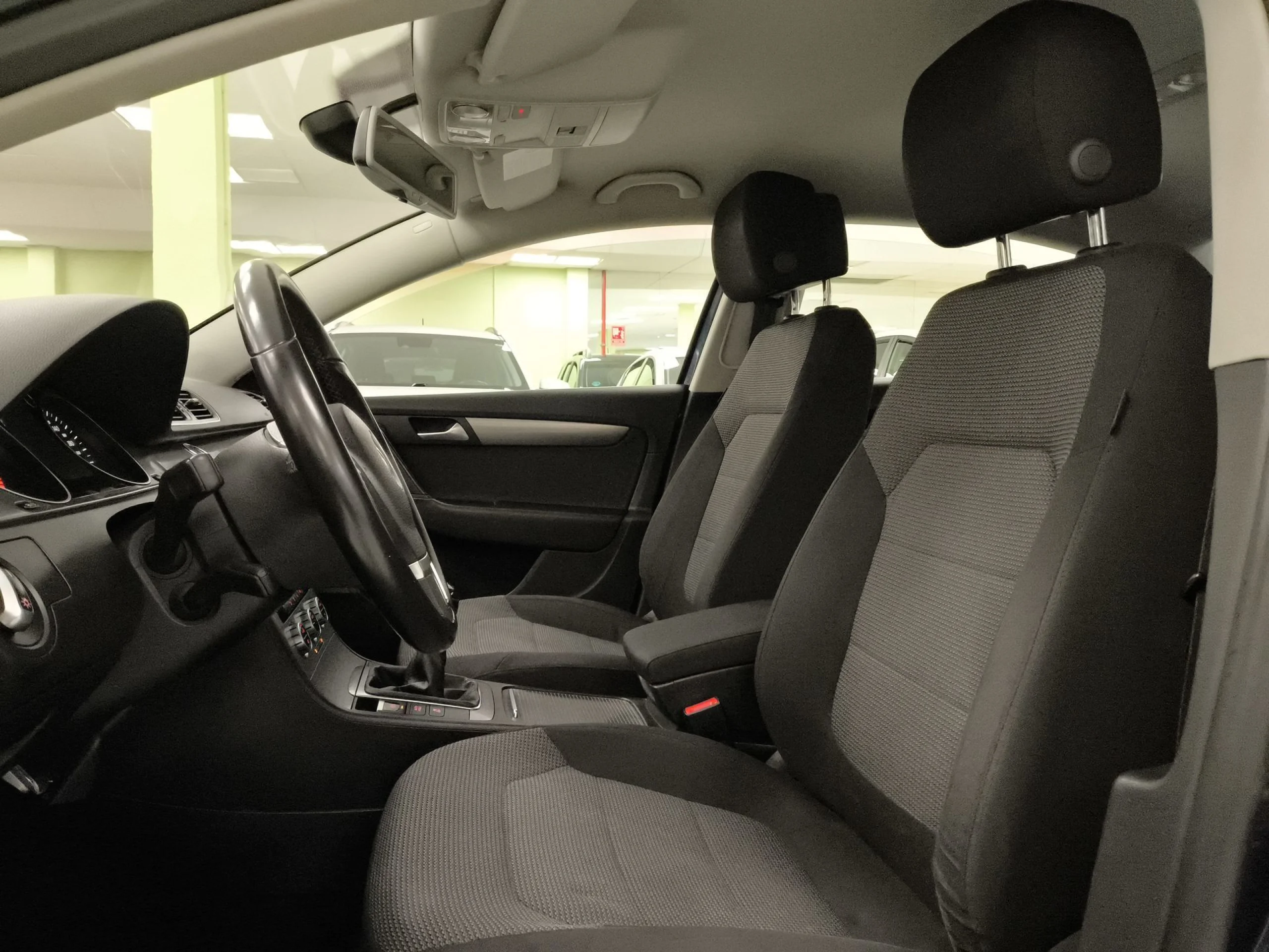 Volkswagen Passat Advance 2.0 TDI BMT 103 kW (140 CV) - Foto 8