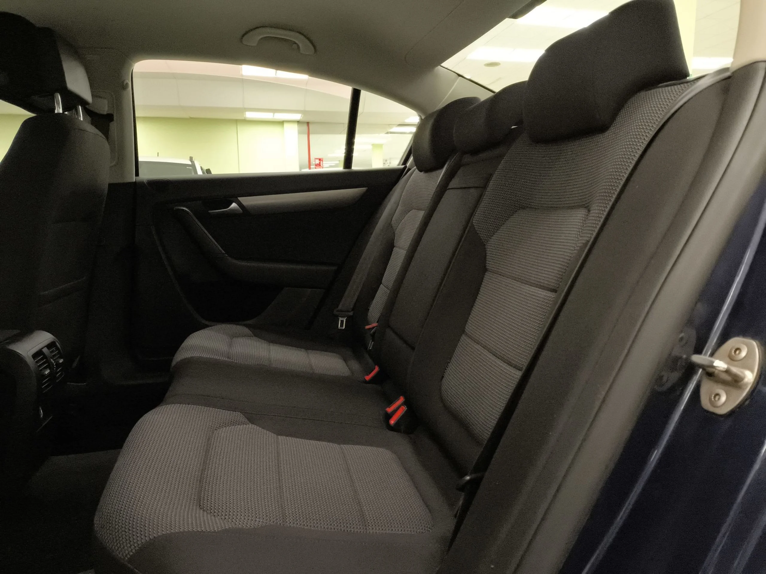 Volkswagen Passat Advance 2.0 TDI BMT 103 kW (140 CV) - Foto 17