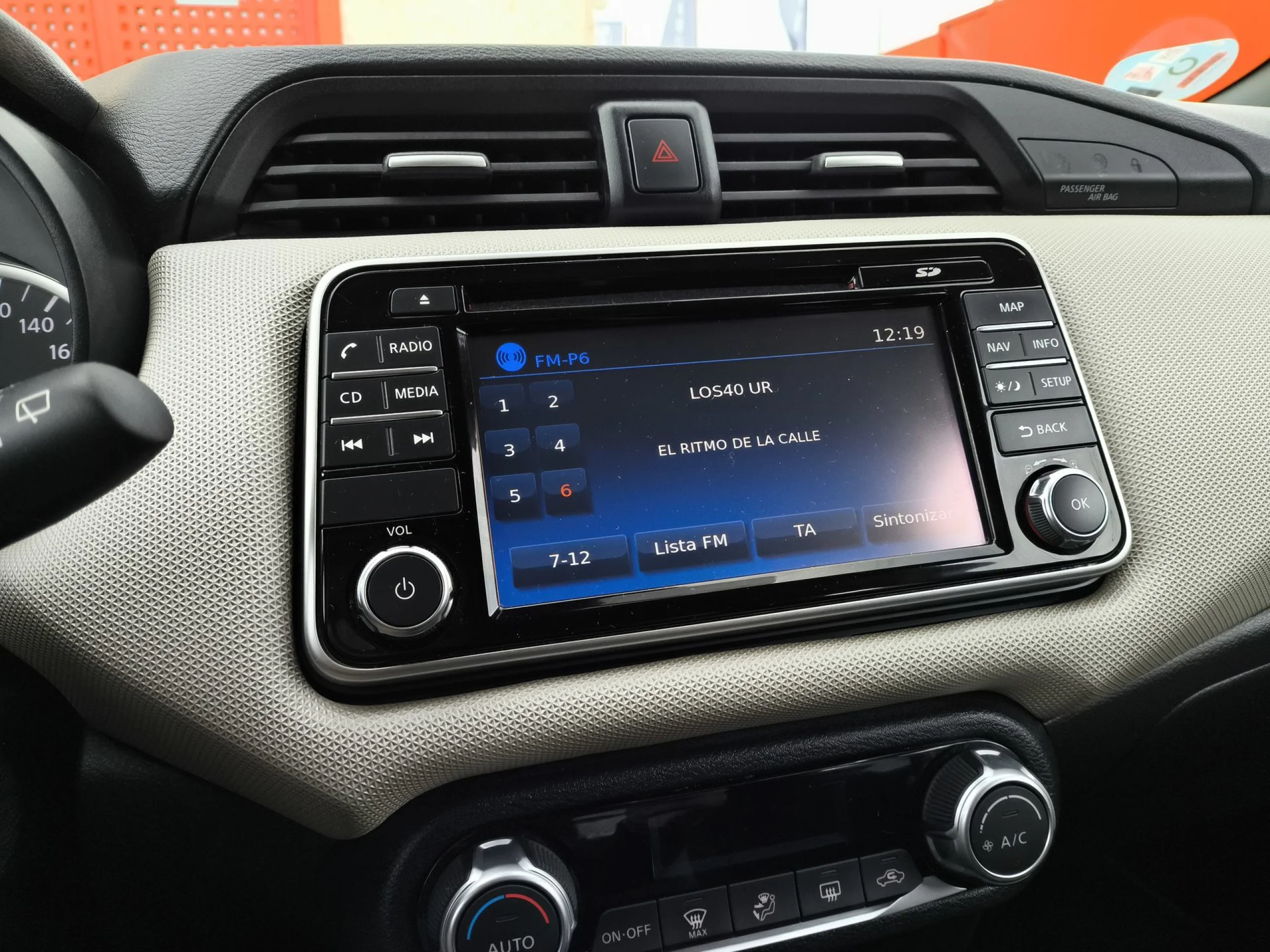 Nissan Micra IG-T SANDS N-Connecta 66 kW (90 CV) - Foto 13