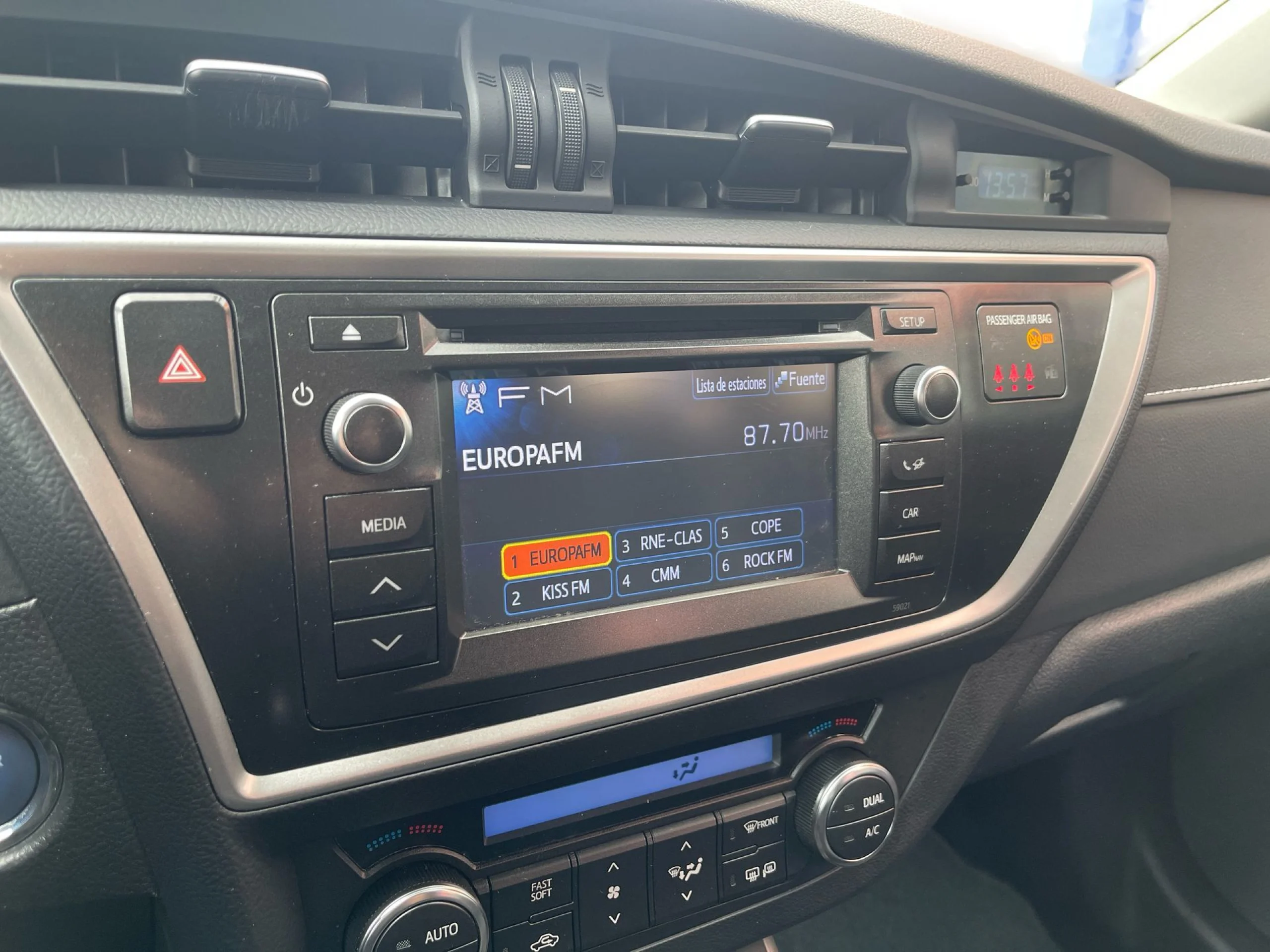 Toyota Auris Hybrid Advance 100 kW (136 CV) - Foto 13