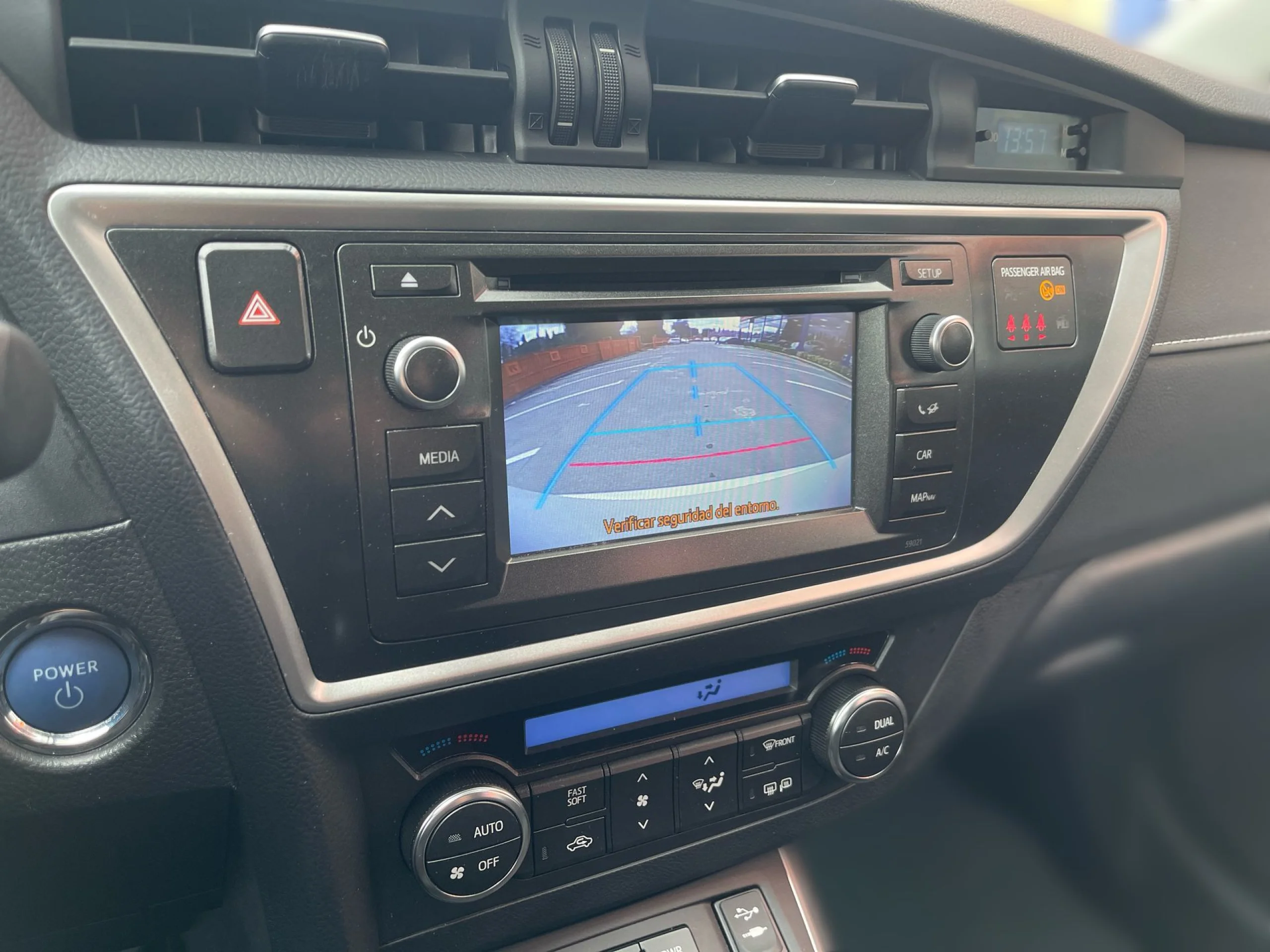 Toyota Auris Hybrid Advance 100 kW (136 CV) - Foto 14