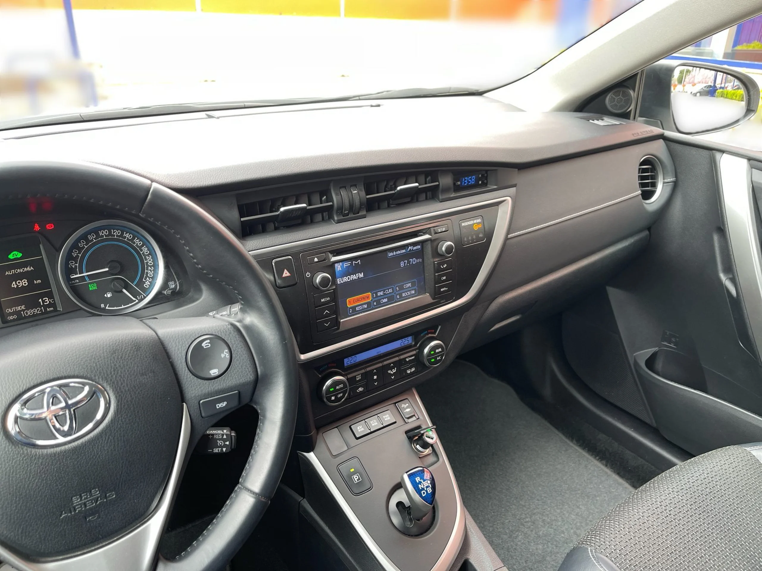 Toyota Auris Hybrid Advance 100 kW (136 CV) - Foto 17